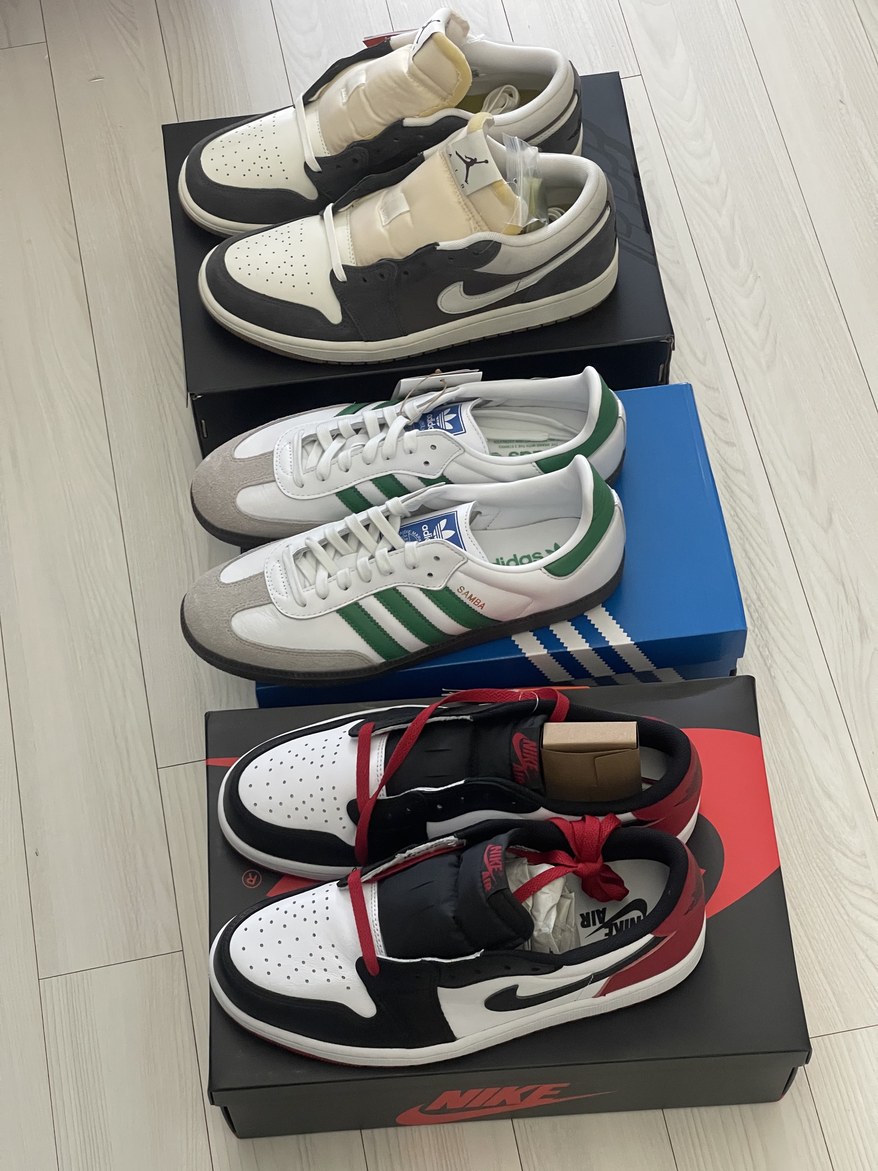 Adidas Samba OG White Green, Jordan 1 Low Kkachi 착용 스타일