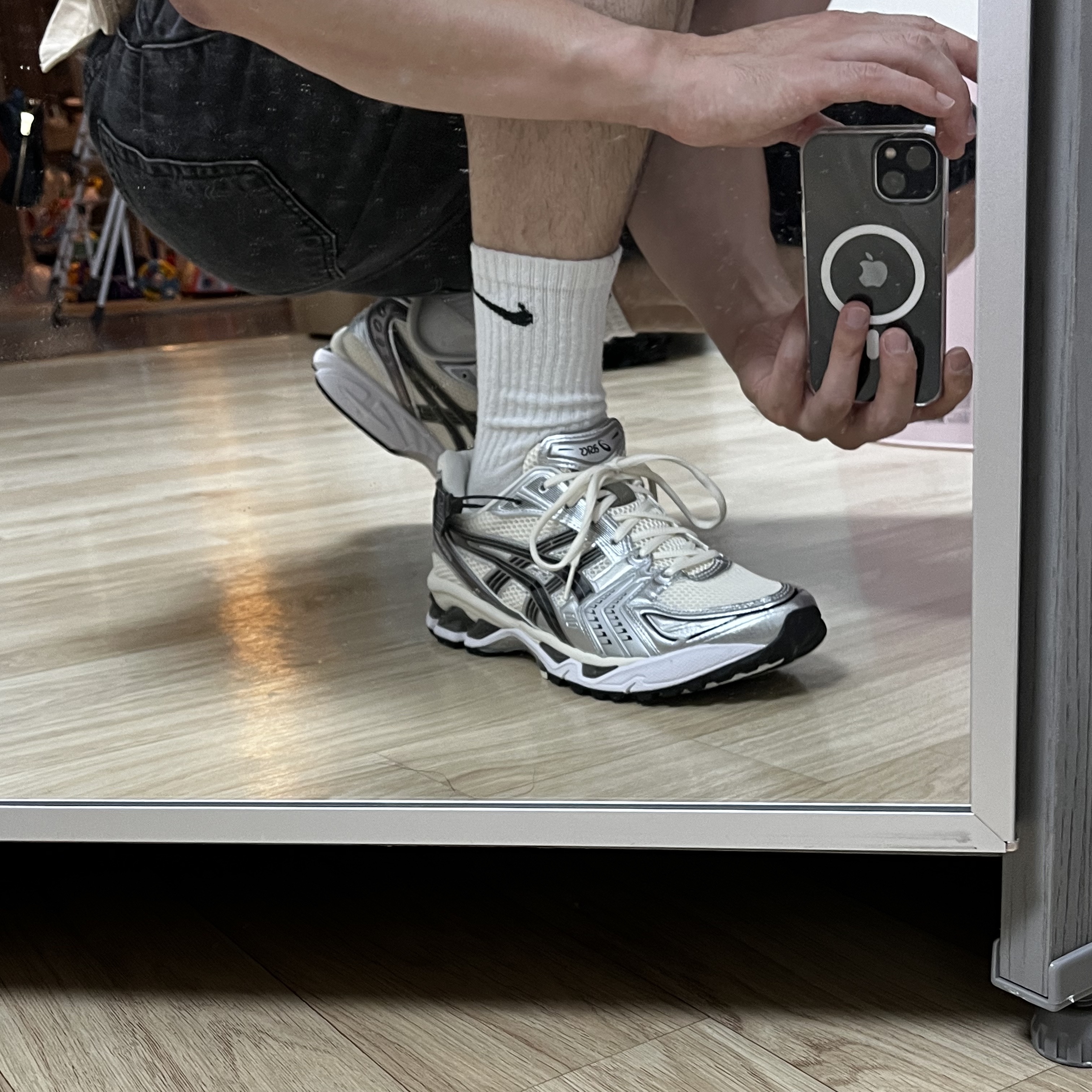 Asics Gel-Kayano 14 Cream Black 착용 스타일 - 1
