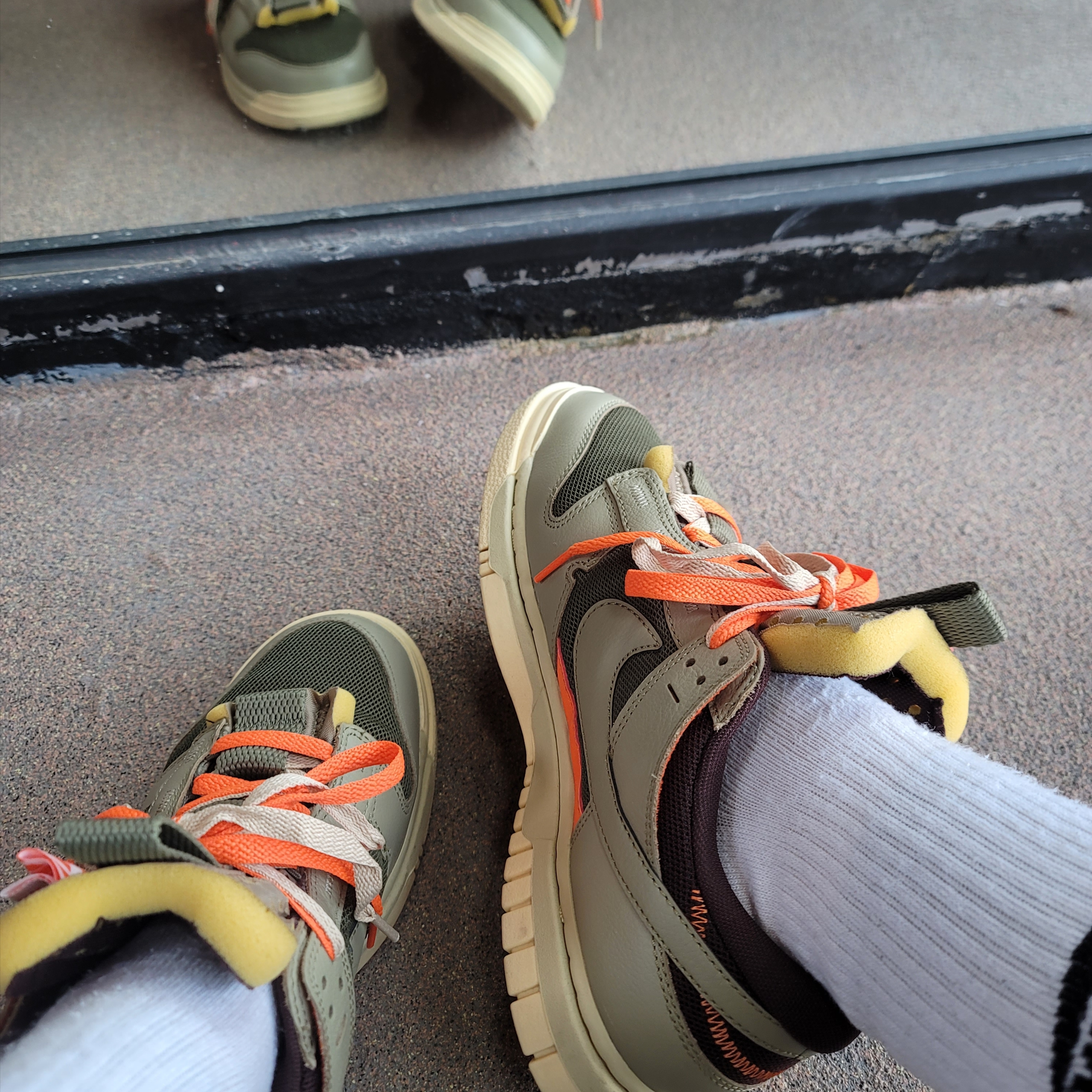 Nike Air Dunk Jumbo Medium Olive 착용 스타일 - 1