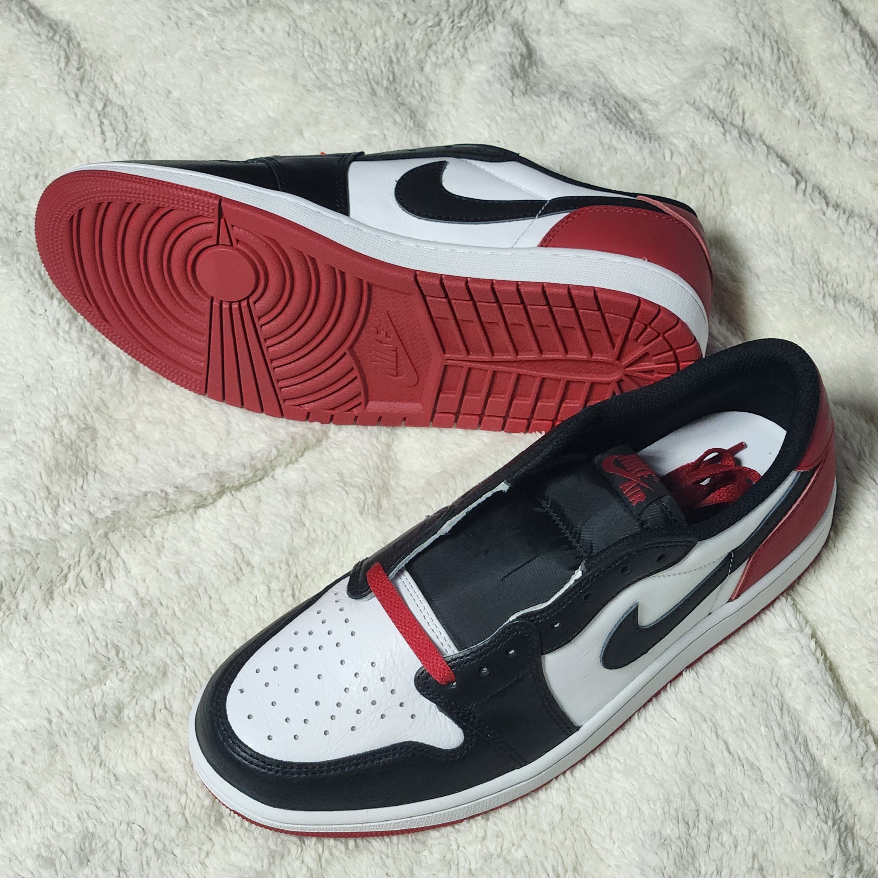 Jordan 1 Retro Low OG Black Toe 착용 스타일 - 3