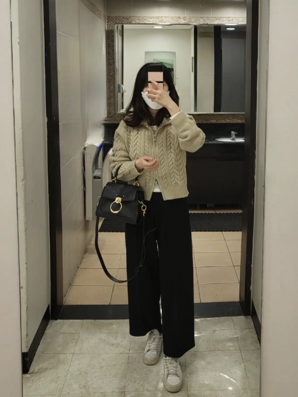 Chloe Tess Mini Day Bag Black, Chloe Tess Mini Day Bag Soft Motty Grey 착용 스타일