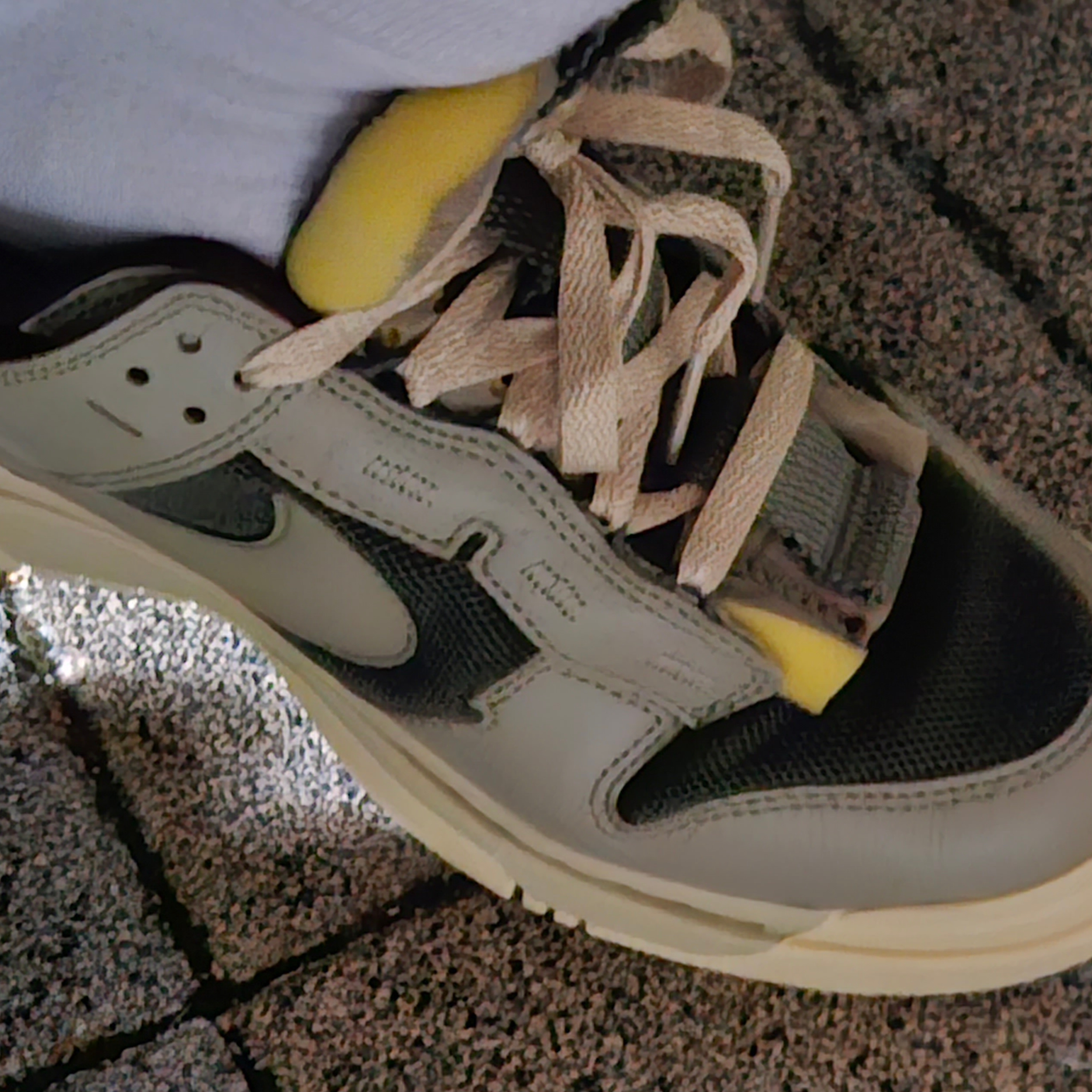 Nike Air Dunk Jumbo Medium Olive 착용 스타일 - 2