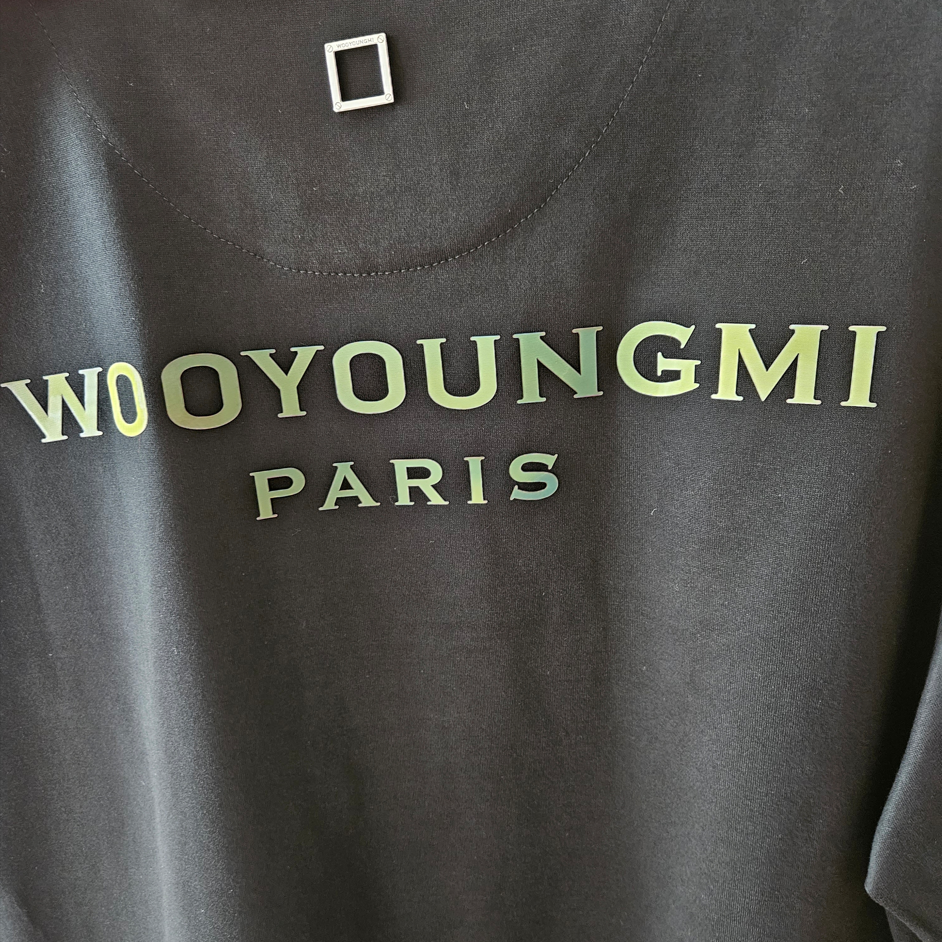 Wooyoungmi Cotton Lenticular Back Logo T-shirt Black - 23SS 착용 스타일 - 1