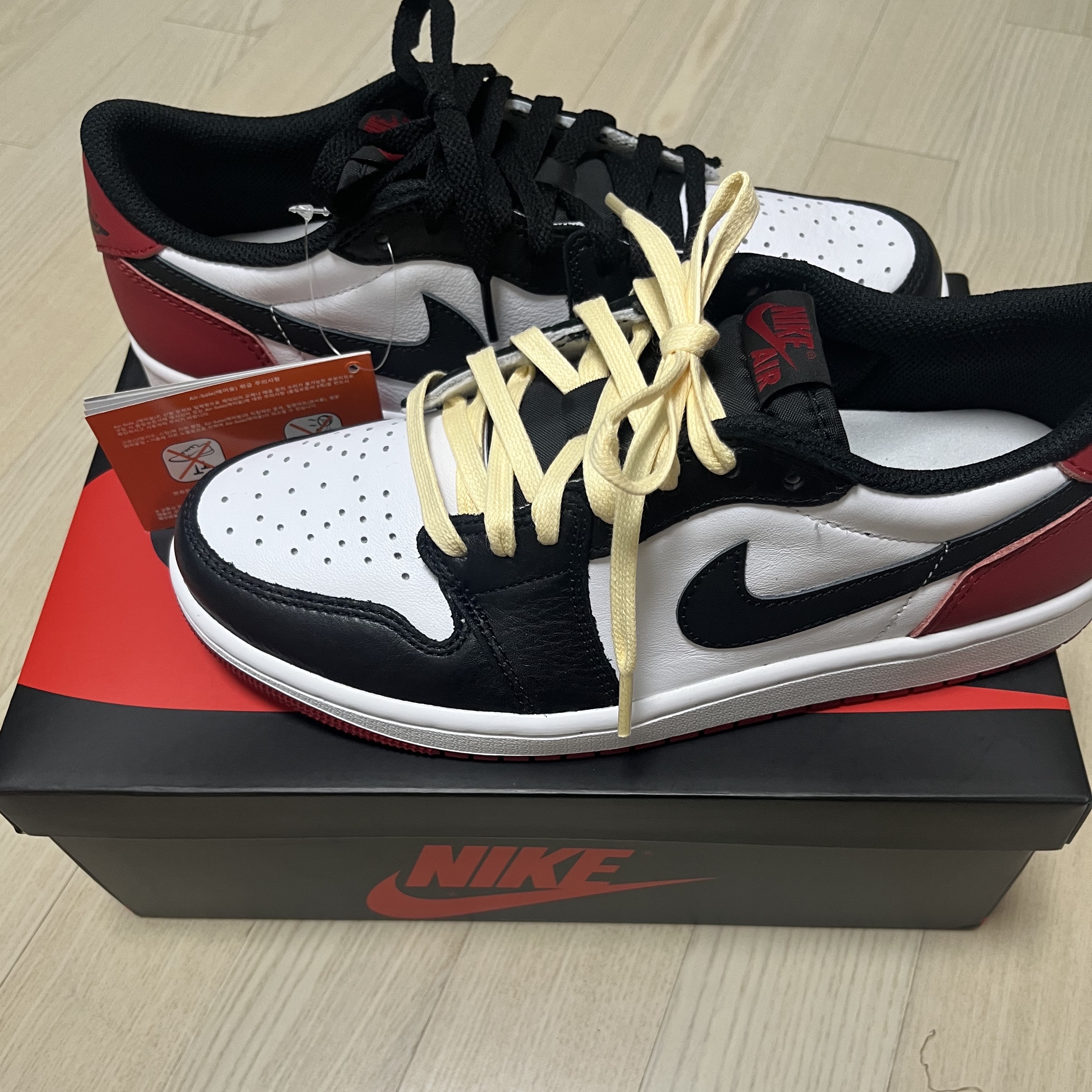 Jordan 1 Retro Low OG Black Toe 착용 스타일 - 3