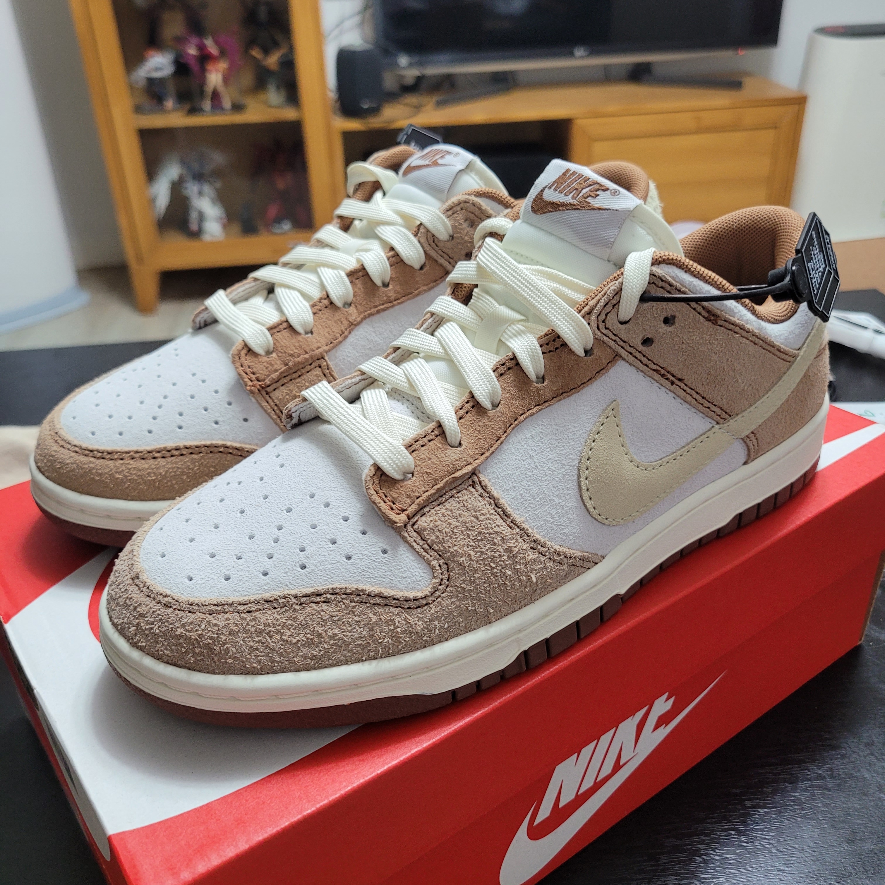 Nike Dunk Low Pro Premium Medium Curry 착용 스타일 - 1