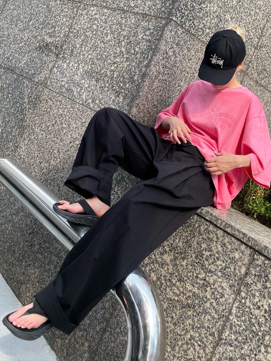 Stussy Big Logo Twill Low Pro Cap Black 착용 스타일