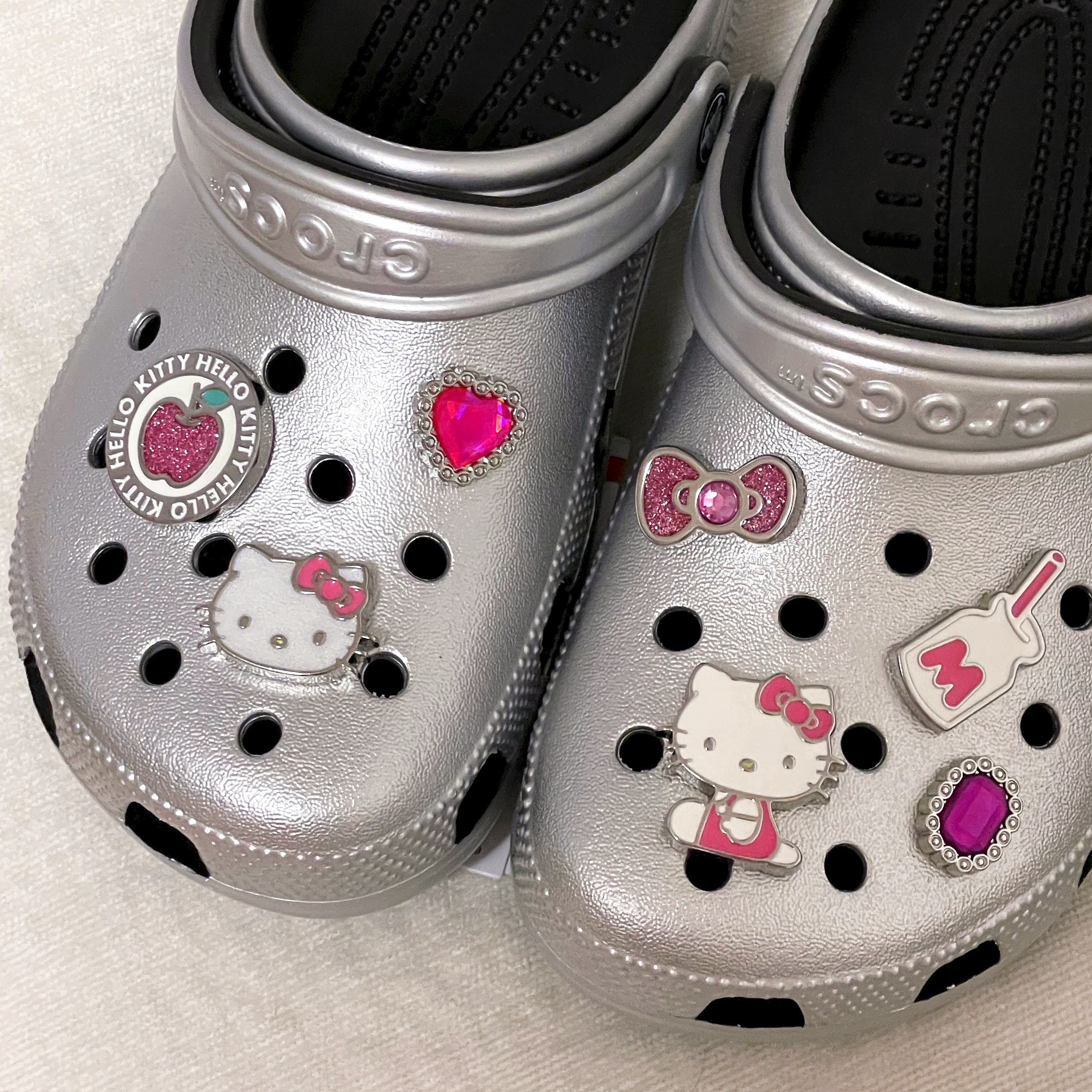 Crocs Classic Metallic Clog Silver 착용 스타일