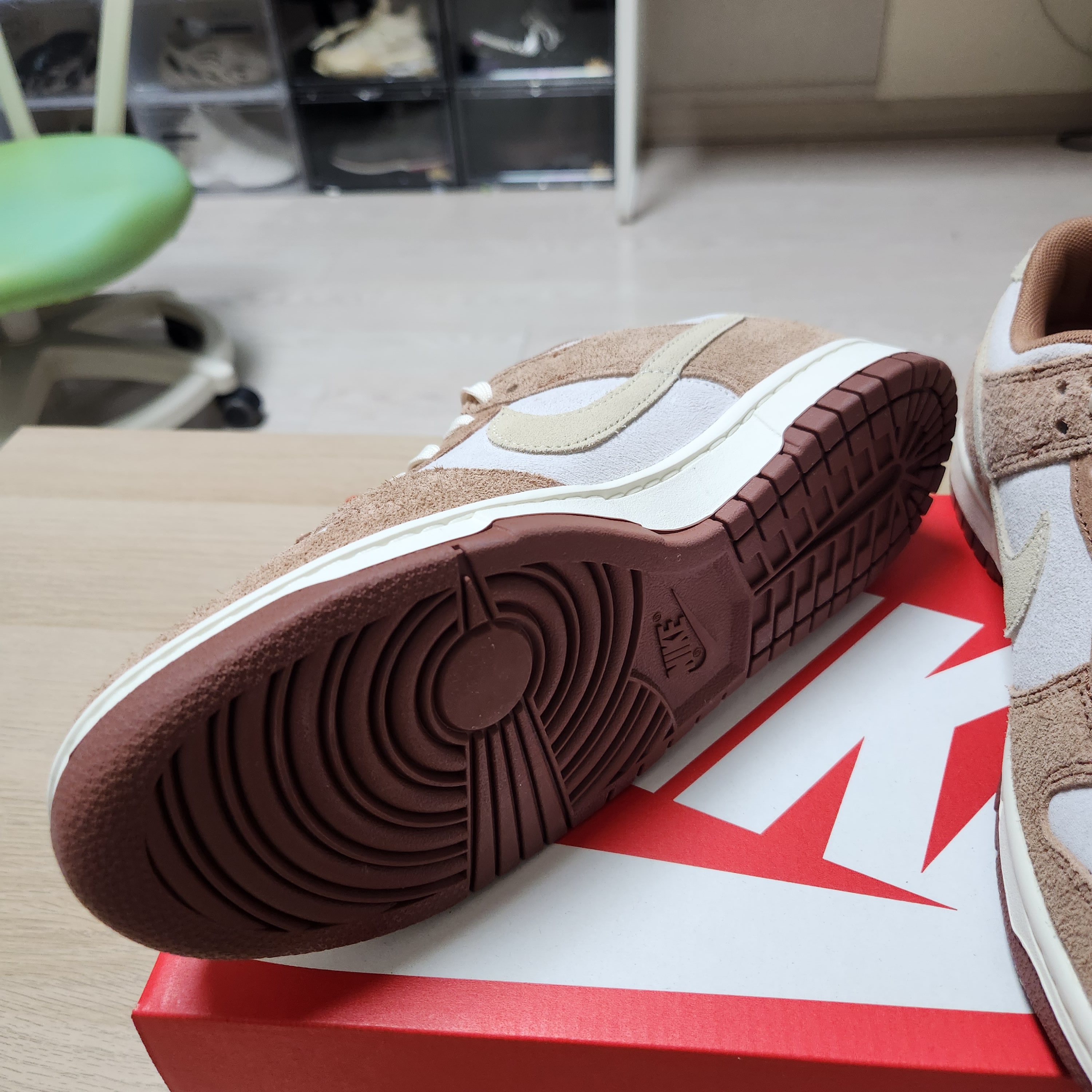Nike Dunk Low Pro Premium Medium Curry 착용 스타일 - 5