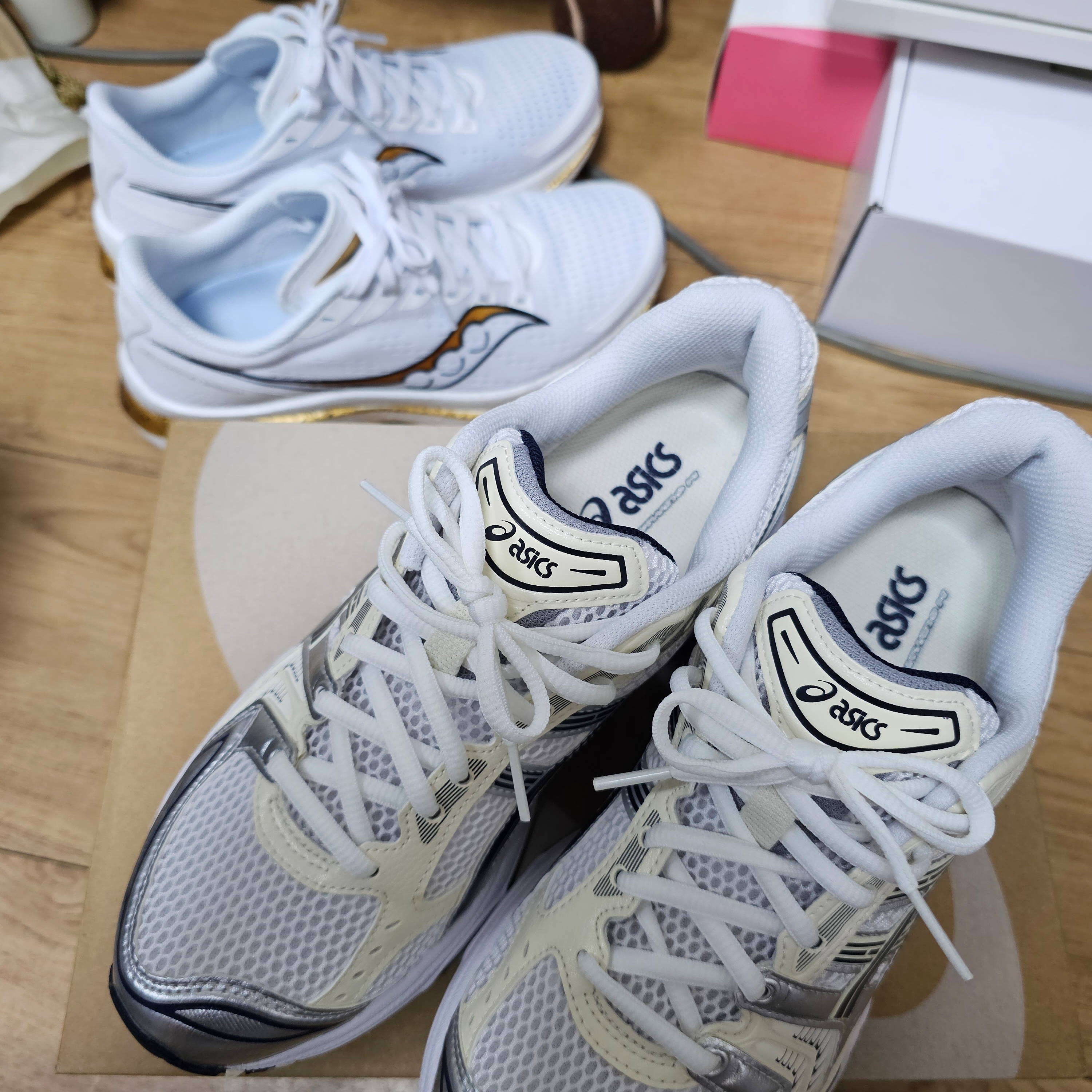 (W) Asics Gel-Kayano 14 White Midnight 착용 스타일