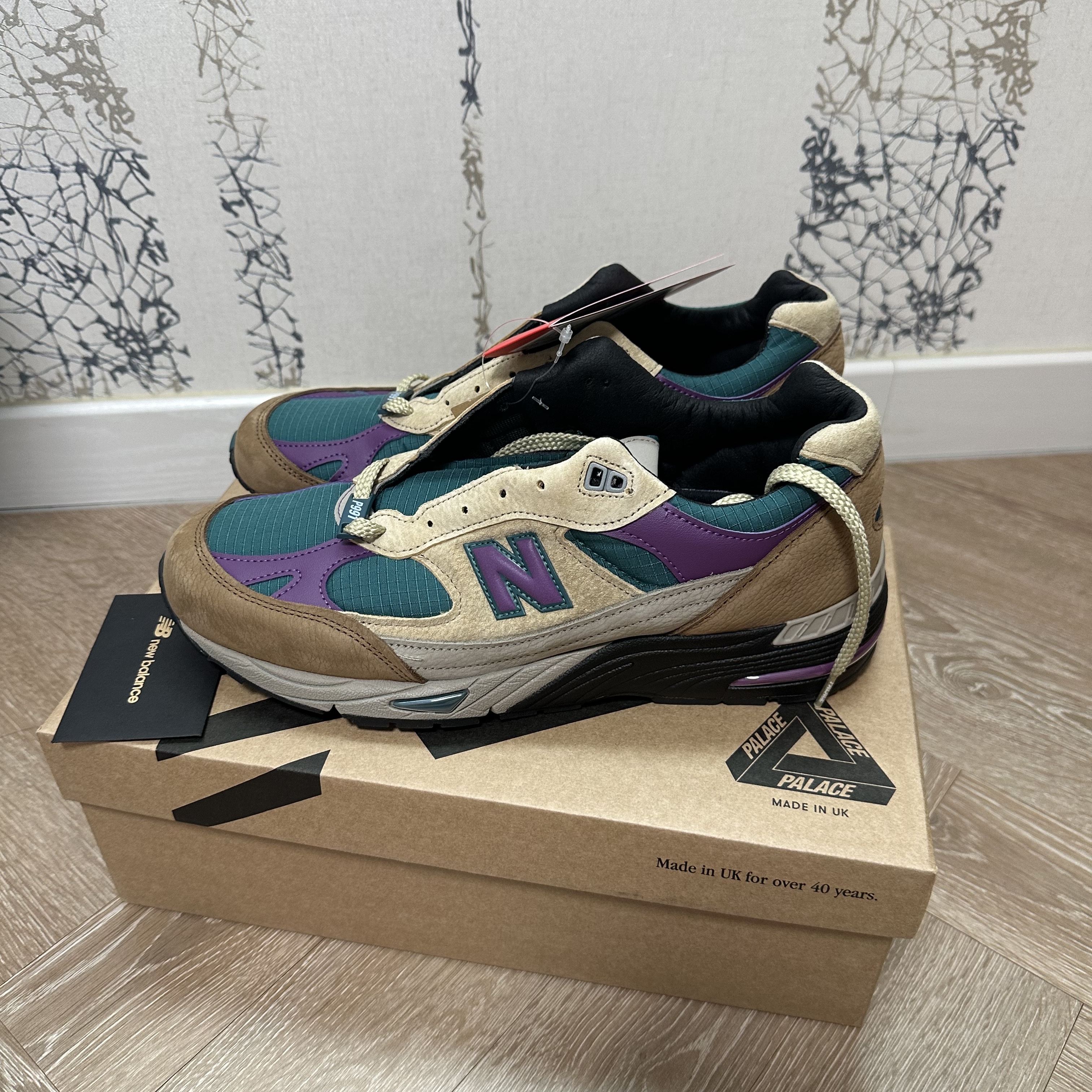 New Balance x Palace 991 Made in UK Teal Brown 착용 스타일