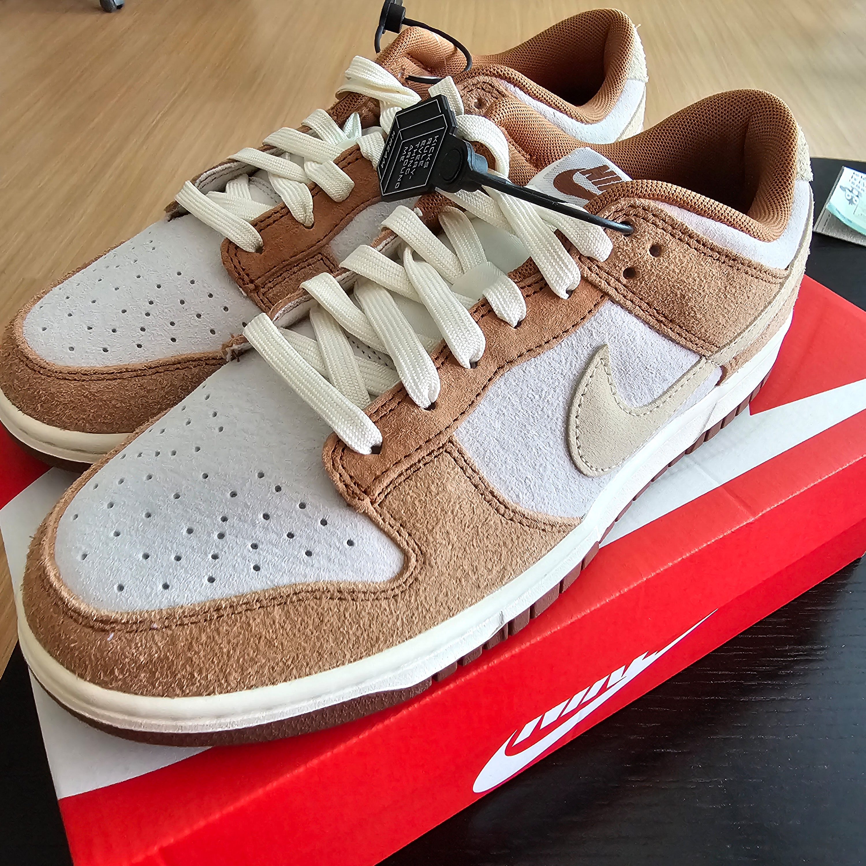 Nike Dunk Low Pro Premium Medium Curry 착용 스타일