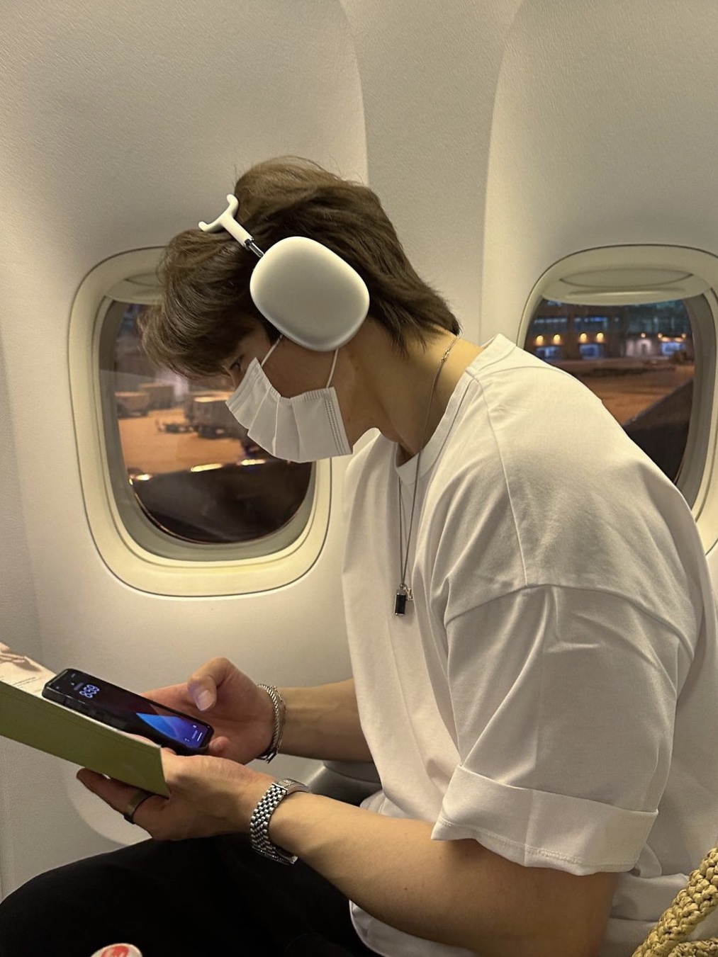 Apple AirPods Max Lightning Silver (Korean Ver.) 착용 스타일