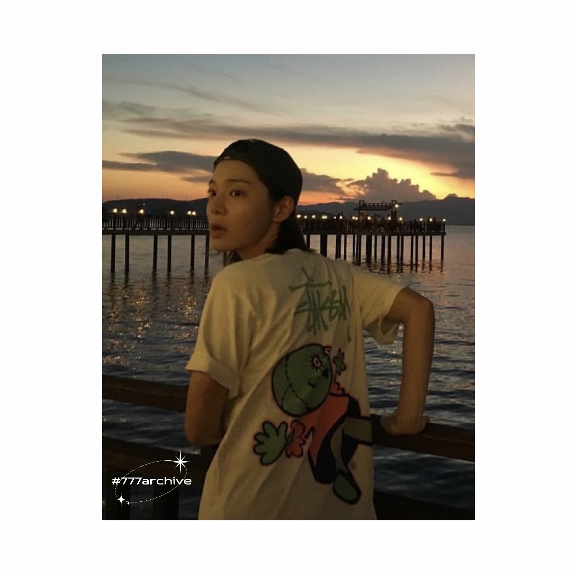 Stussy Dollie Pigment Dyed T-Shirt Natural 착용 스타일 - 1