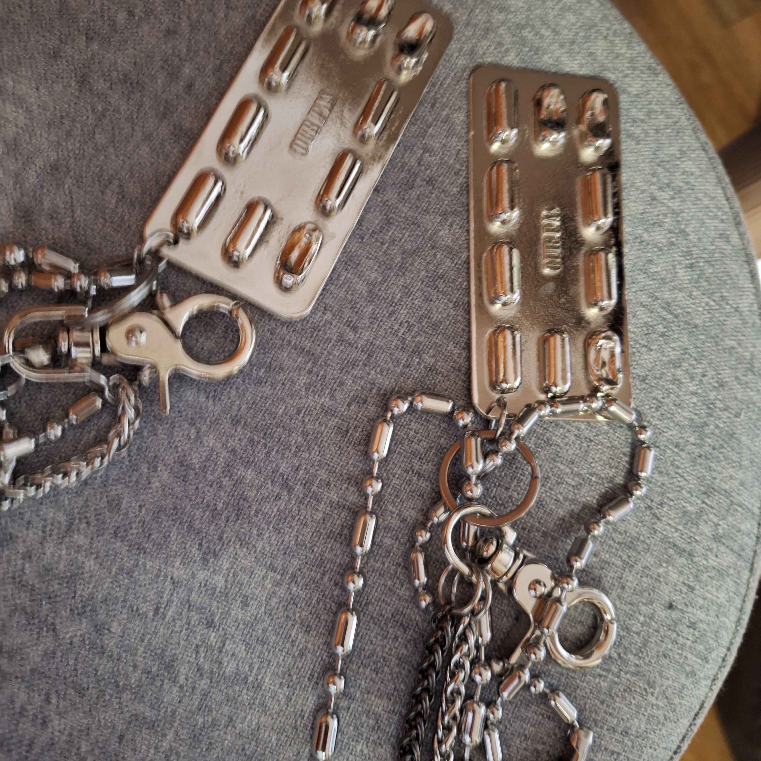 [KREAM 단독] Ourpas 067 ADHD Keychain, [KREAM 단독] Civision by CSC Hybrid Track Pants Navy 착용 스타일 - 2