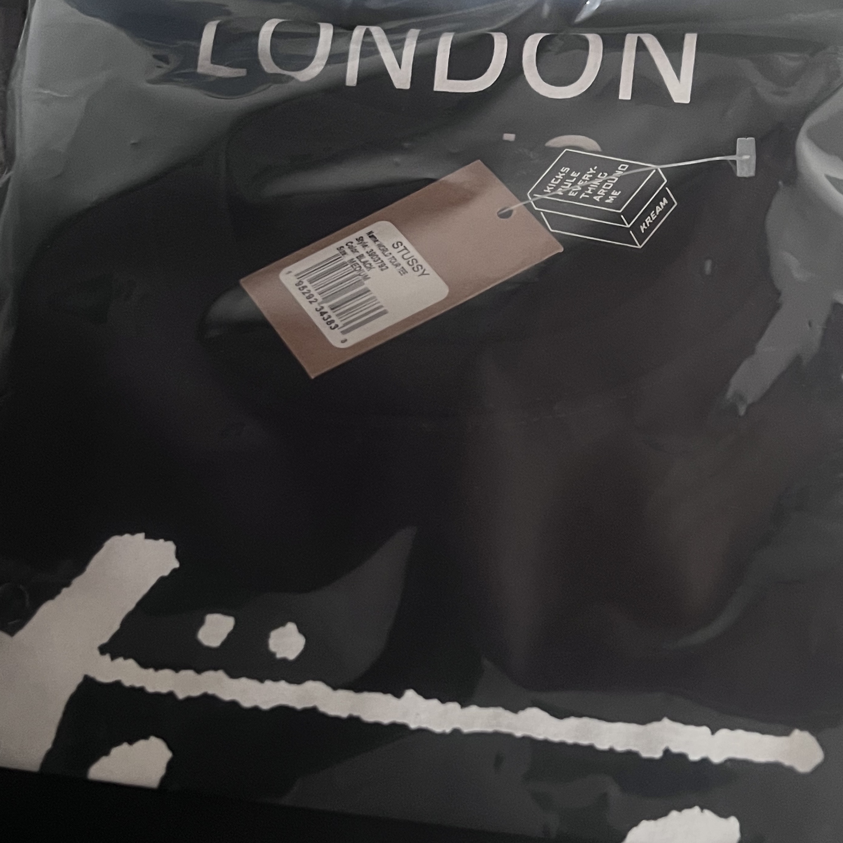 Stussy World Tour T-Shirt Black 2023 착용 스타일