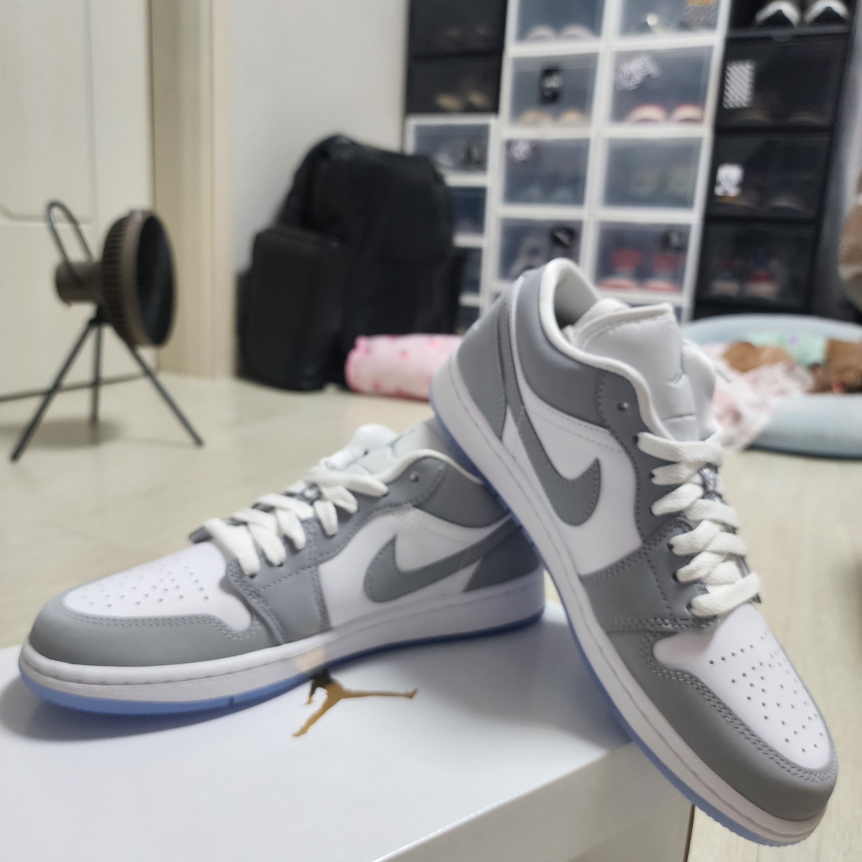 (W) Jordan 1 Low White Wolf Grey 착용 스타일 - 4