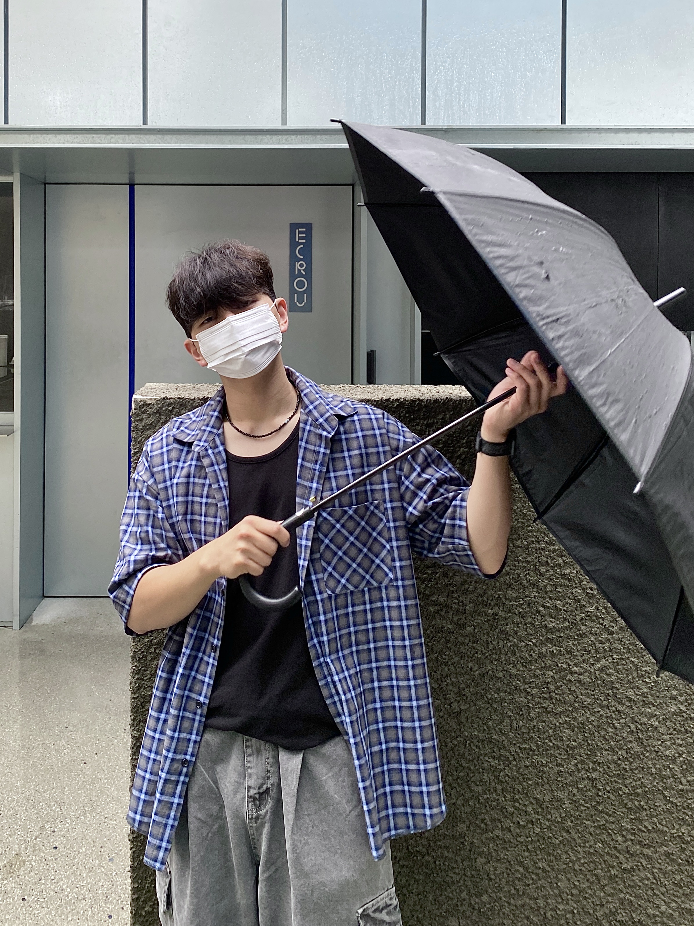 Oofos OOriginal Black 착용 스타일 - 2