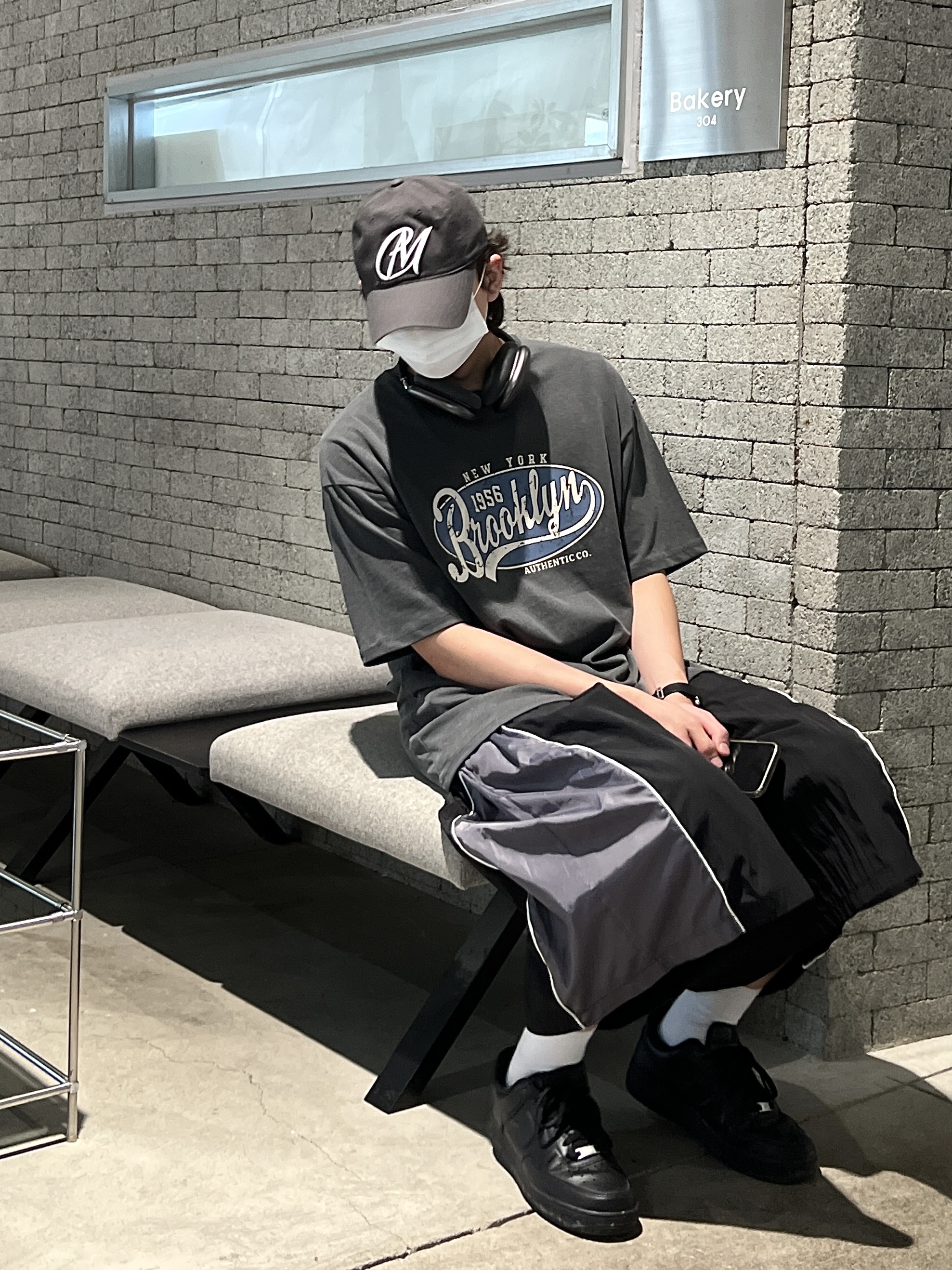 Apple AirPods Max Lightning Space Gray (Korean Ver.), Nike Air Force 1 '07 Low Triple Black 착용 스타일 - 4