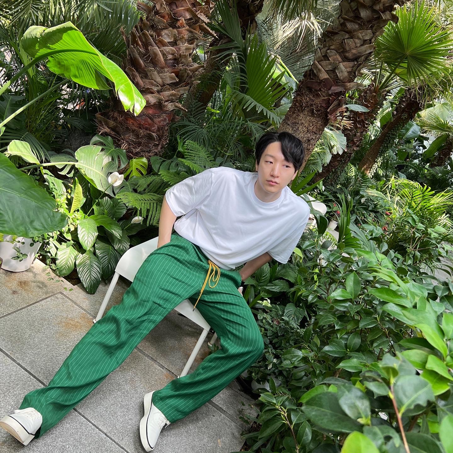 Fear of God Canvas 101 Backless Sneakers Latte 착용 스타일 - 3