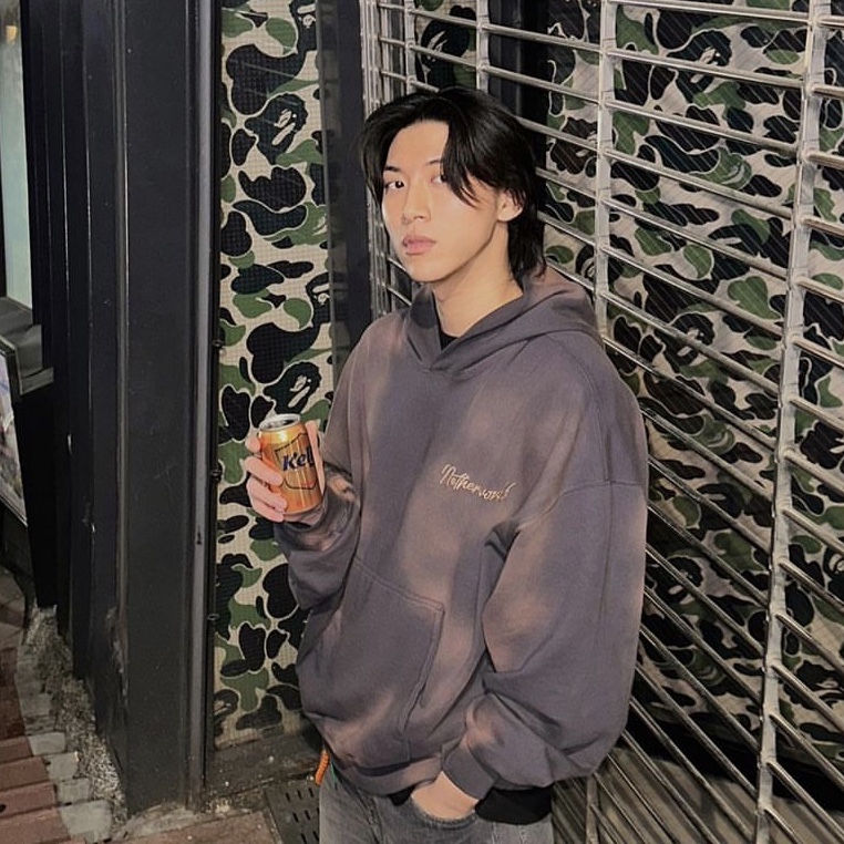 Netherworld Washed Hoodie Grey 착용 스타일