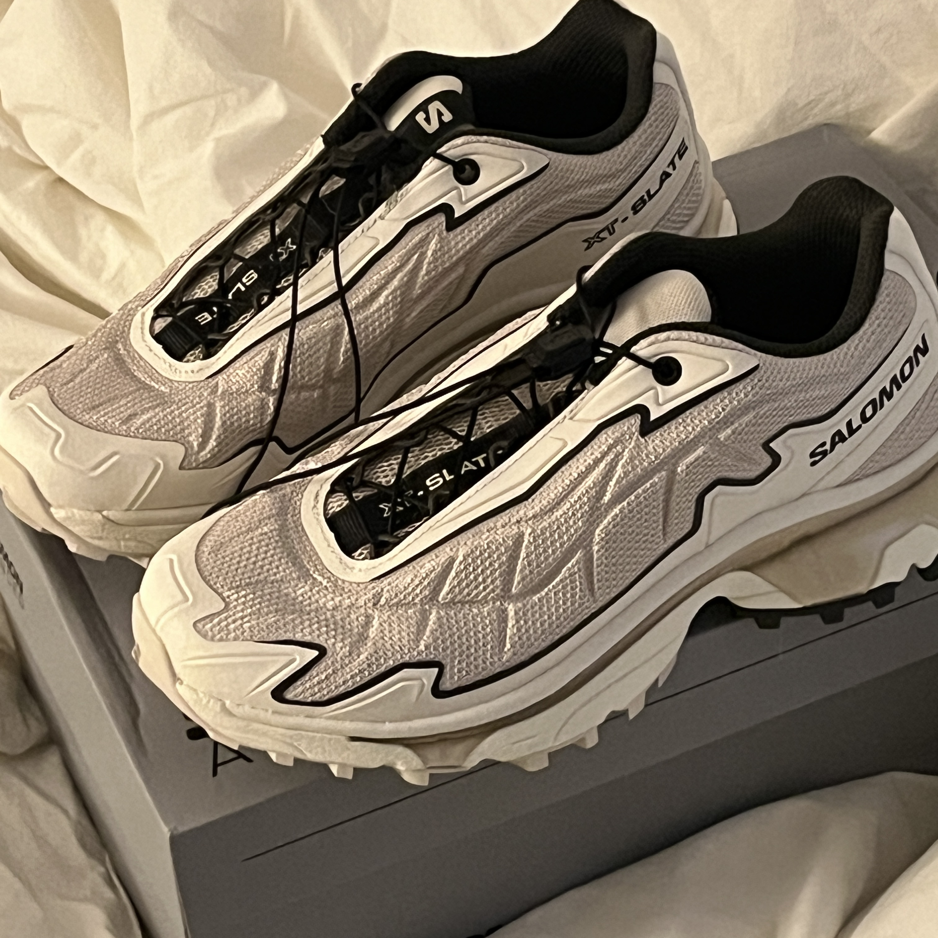 Salomon XT-Slate ADV Vanila Rainy Day 착용 스타일 - 2