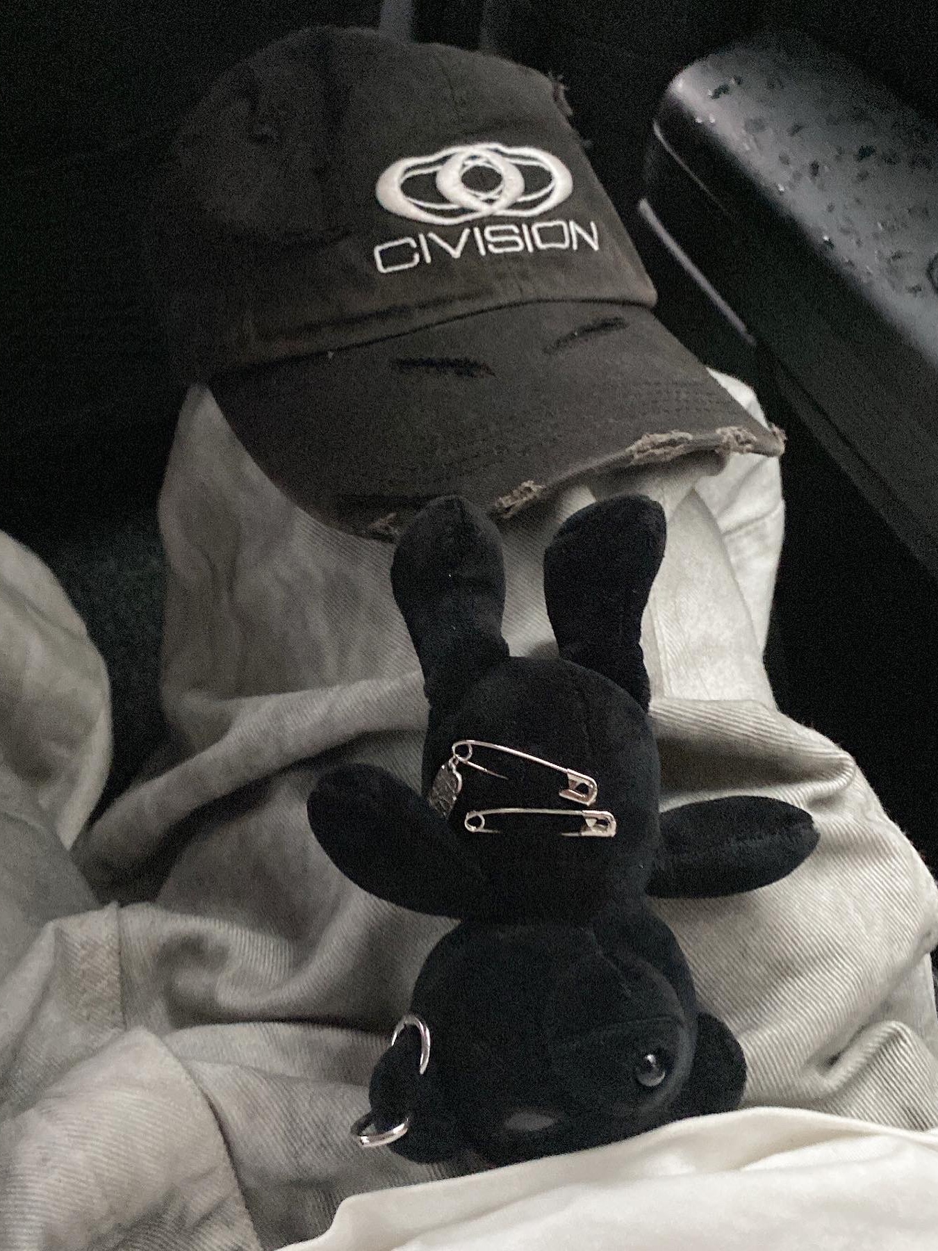 Civision by CSC Vison Destroyed Cap Washed Black 착용 스타일
