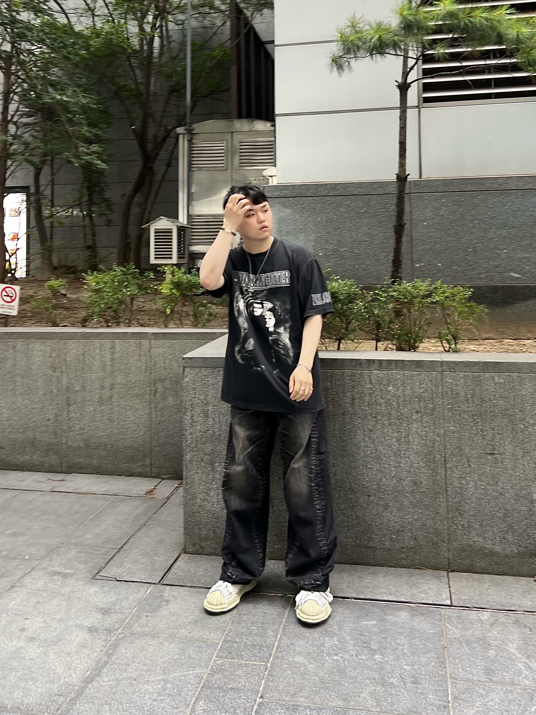 Maison Mihara Yasuhiro Blakey OG Sole Distressed Canvas Low-top Sneakers White 착용 스타일
