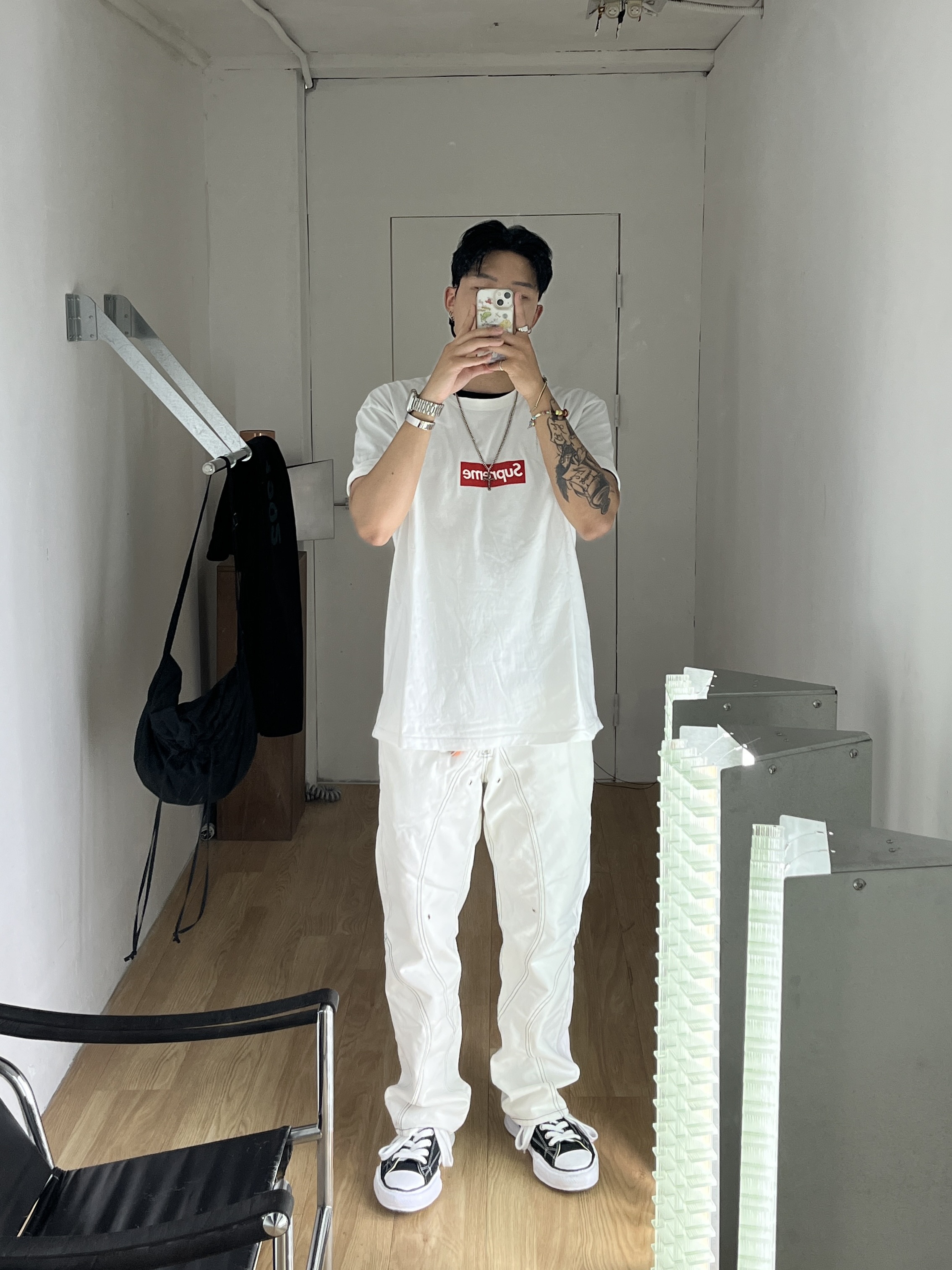 Supreme West Hollywood Box Logo T-Shirt White - 23SS, Maison Mihara Yasuhiro Peterson OG Sole Canvas Low Sneakers Black 착용 스타일