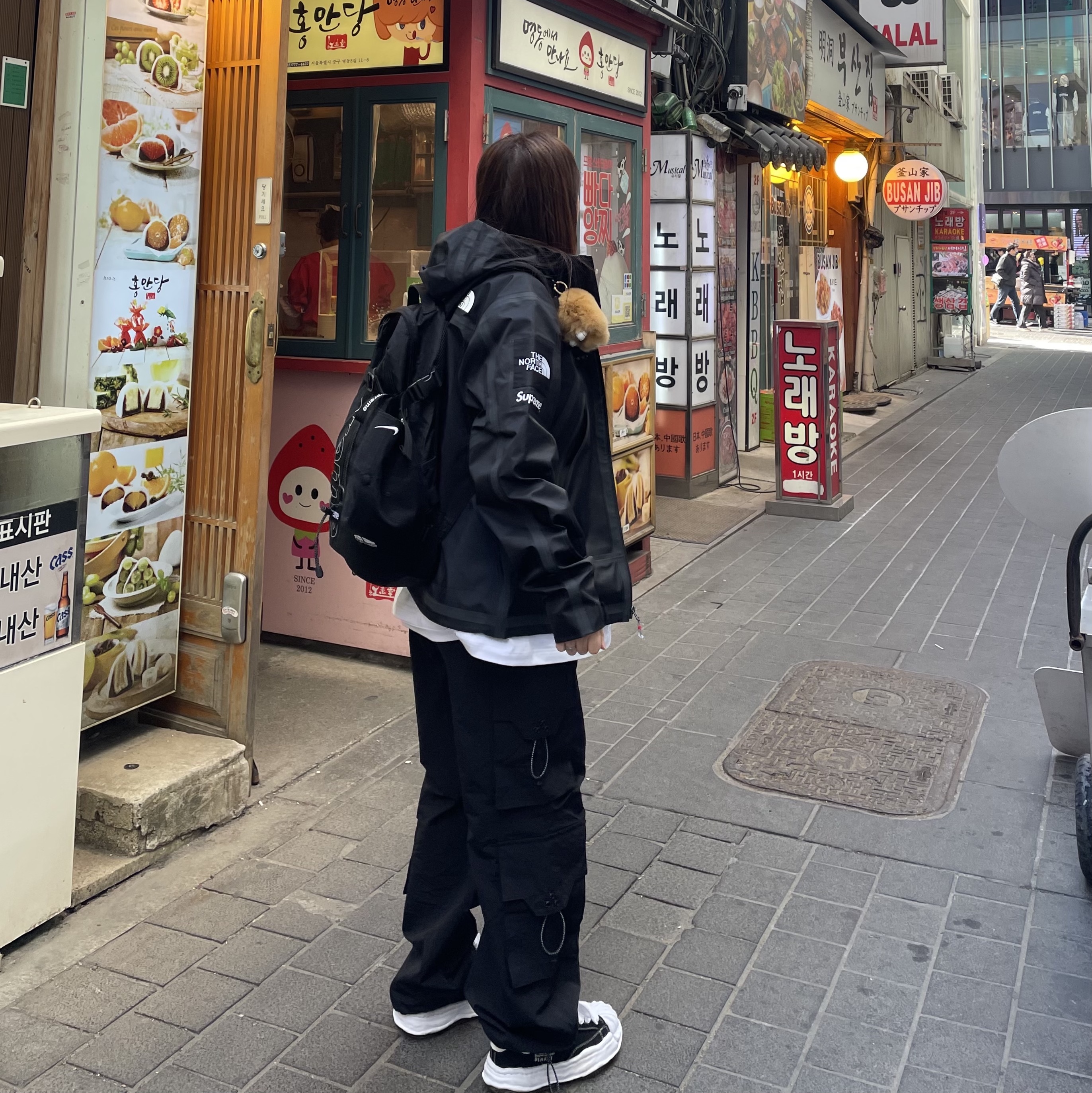 Supreme x The North Face Summit Series Outer Tape Seam Jacket Black - 21SS, Maison Mihara Yasuhiro Blakey OG Sole Canvas Low-top Sneakers Black White 착용 스타일