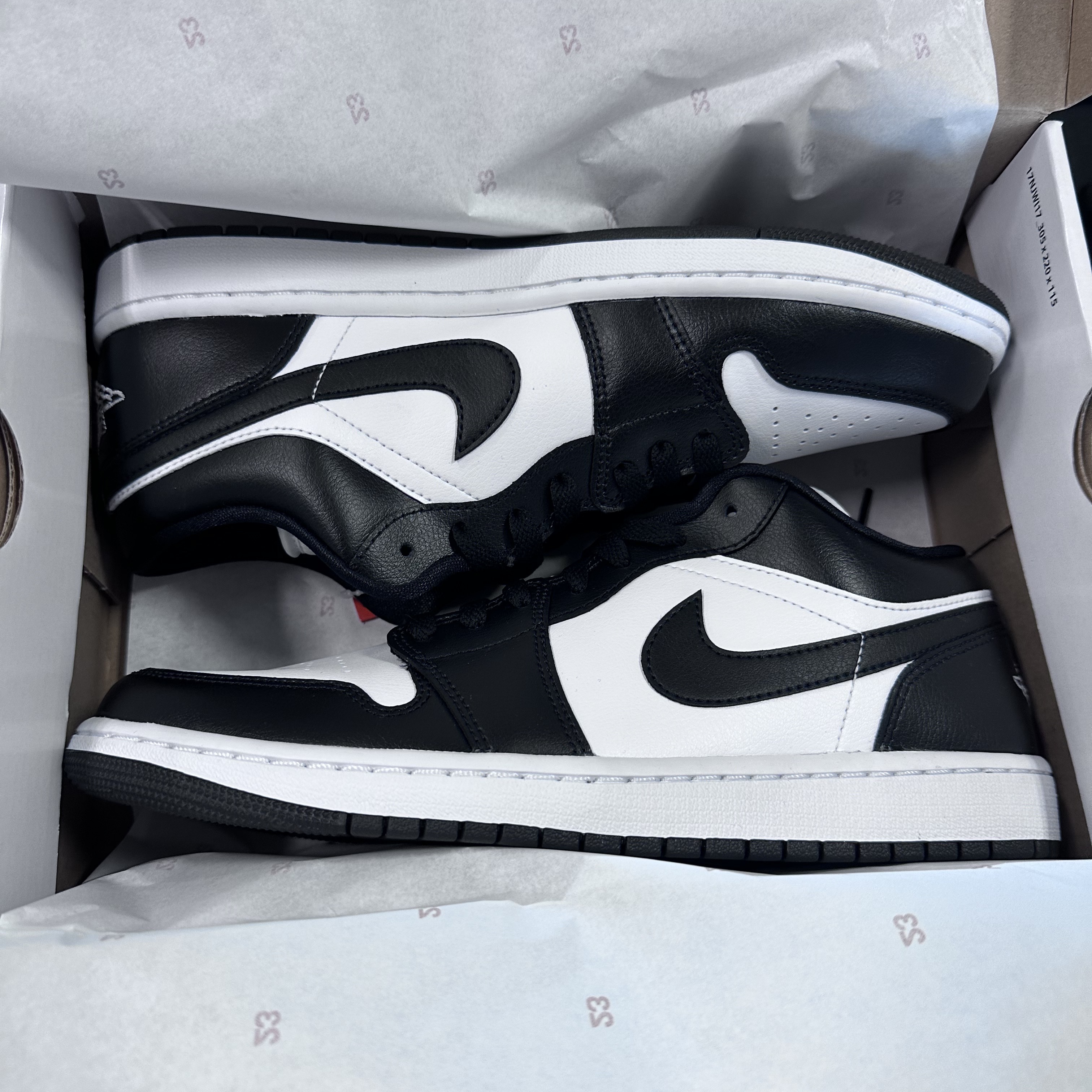 (W) Jordan 1 Low Black and White 착용 스타일