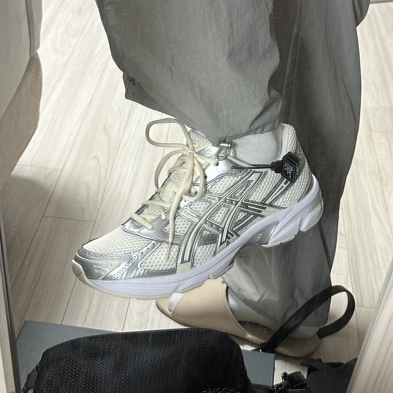 (W) Asics Gel-1130 Cream Pure Silver 착용 스타일