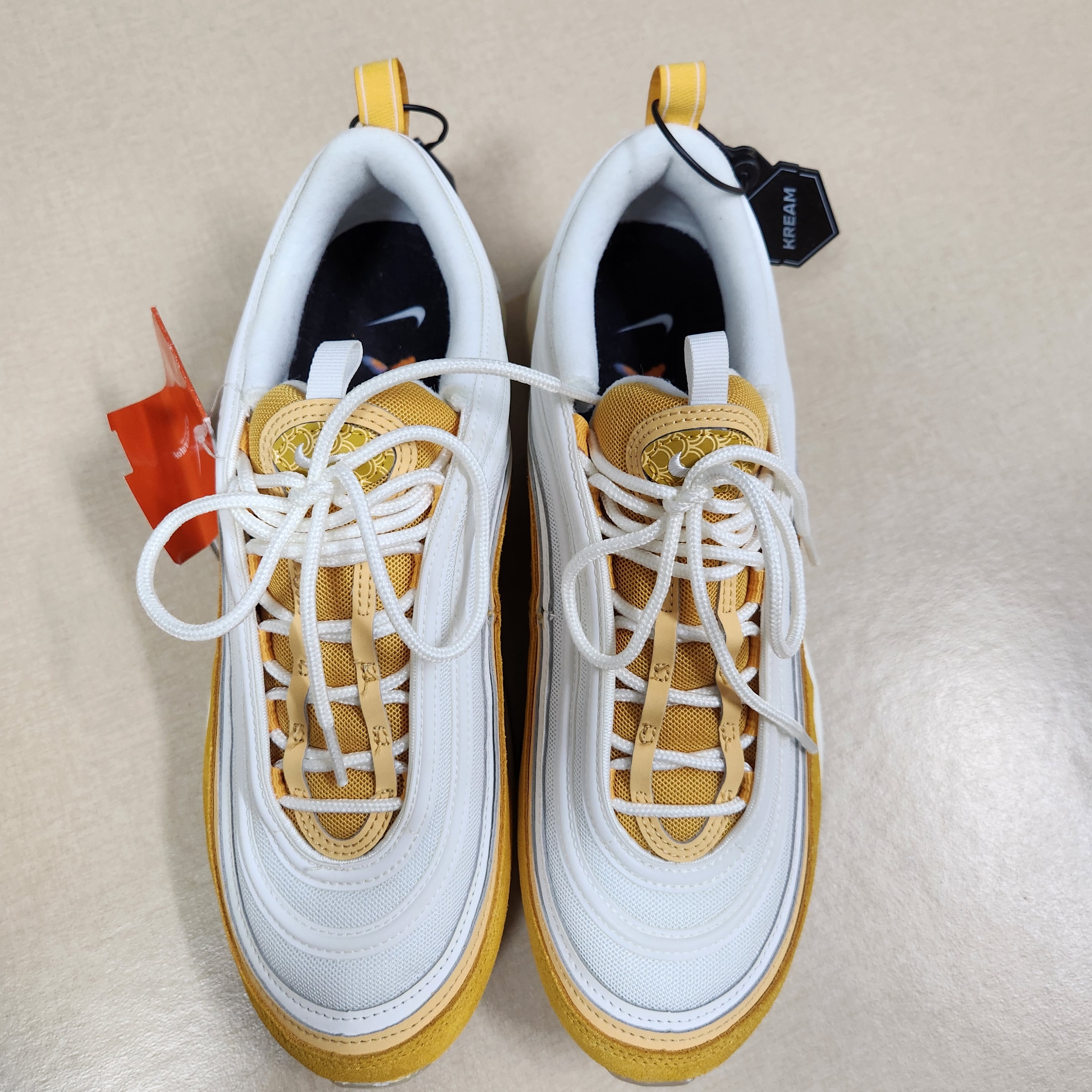 Nike Air Max 97 PRM Yellow Ochre 착용 스타일 - 5