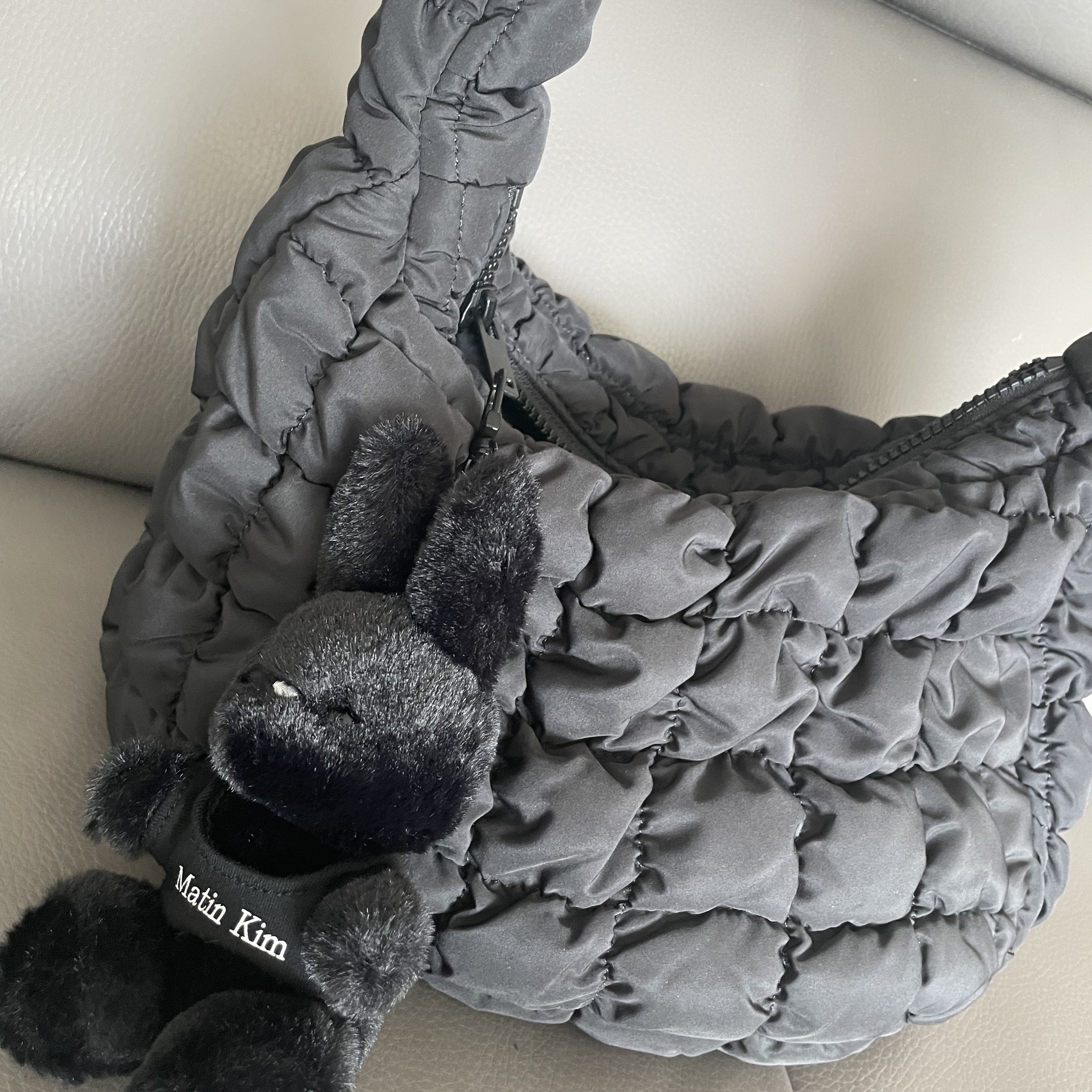 Matin Kim Black Bunny Toy Keyring Black 착용 스타일
