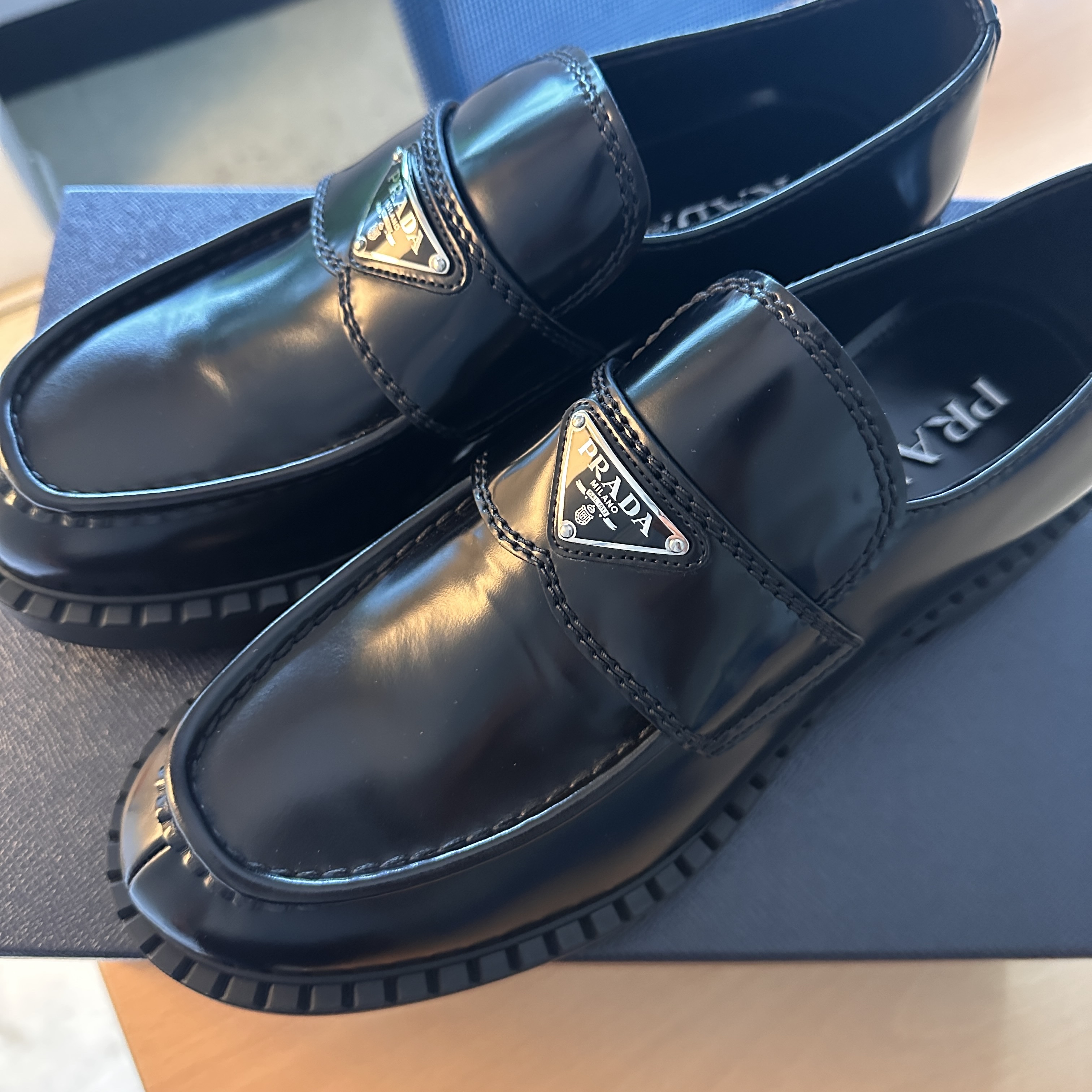 Prada Chocolate Brushed Leather Loafers Black 착용 스타일 - 1