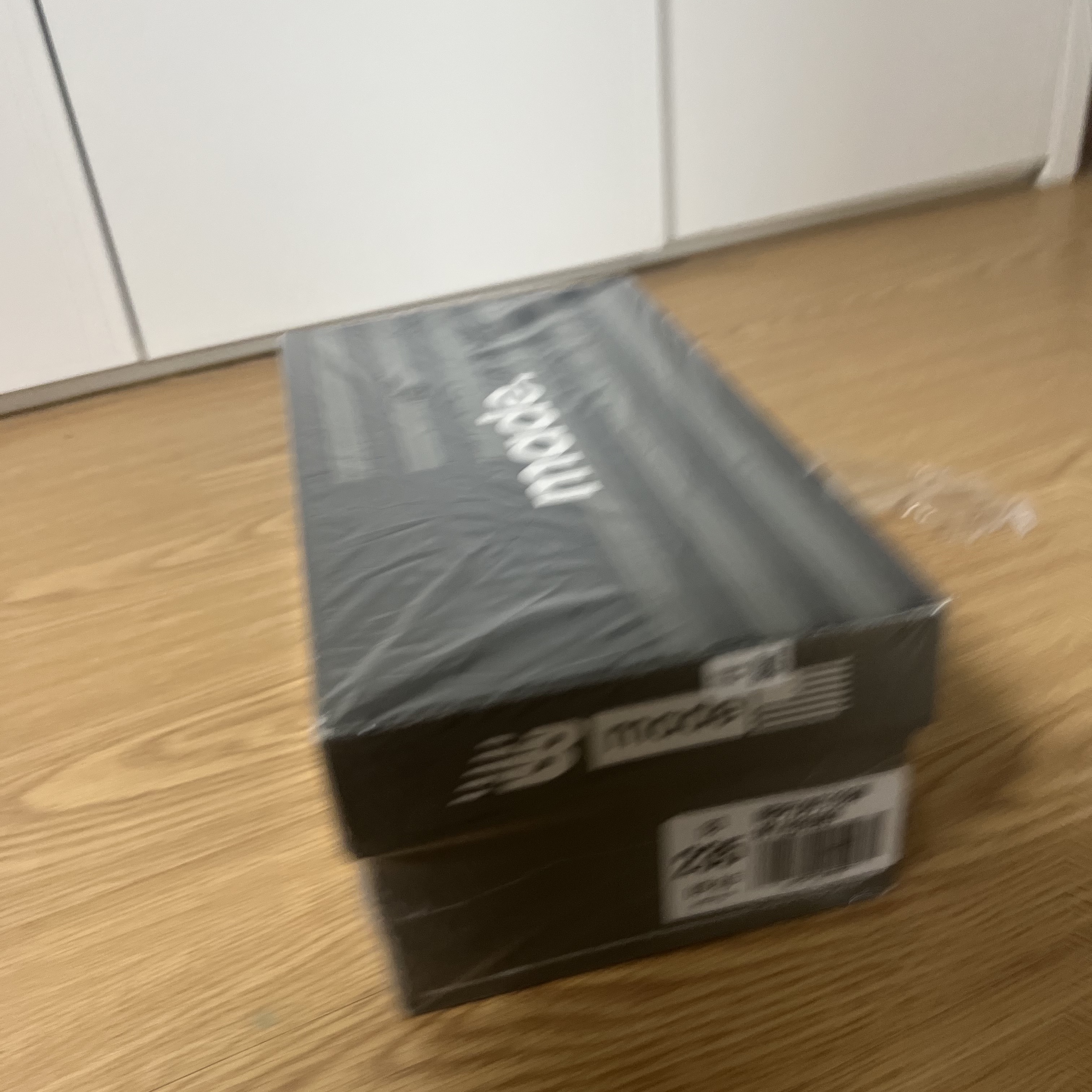 New Balance 1400 Made in USA Navy 착용 스타일 - 1