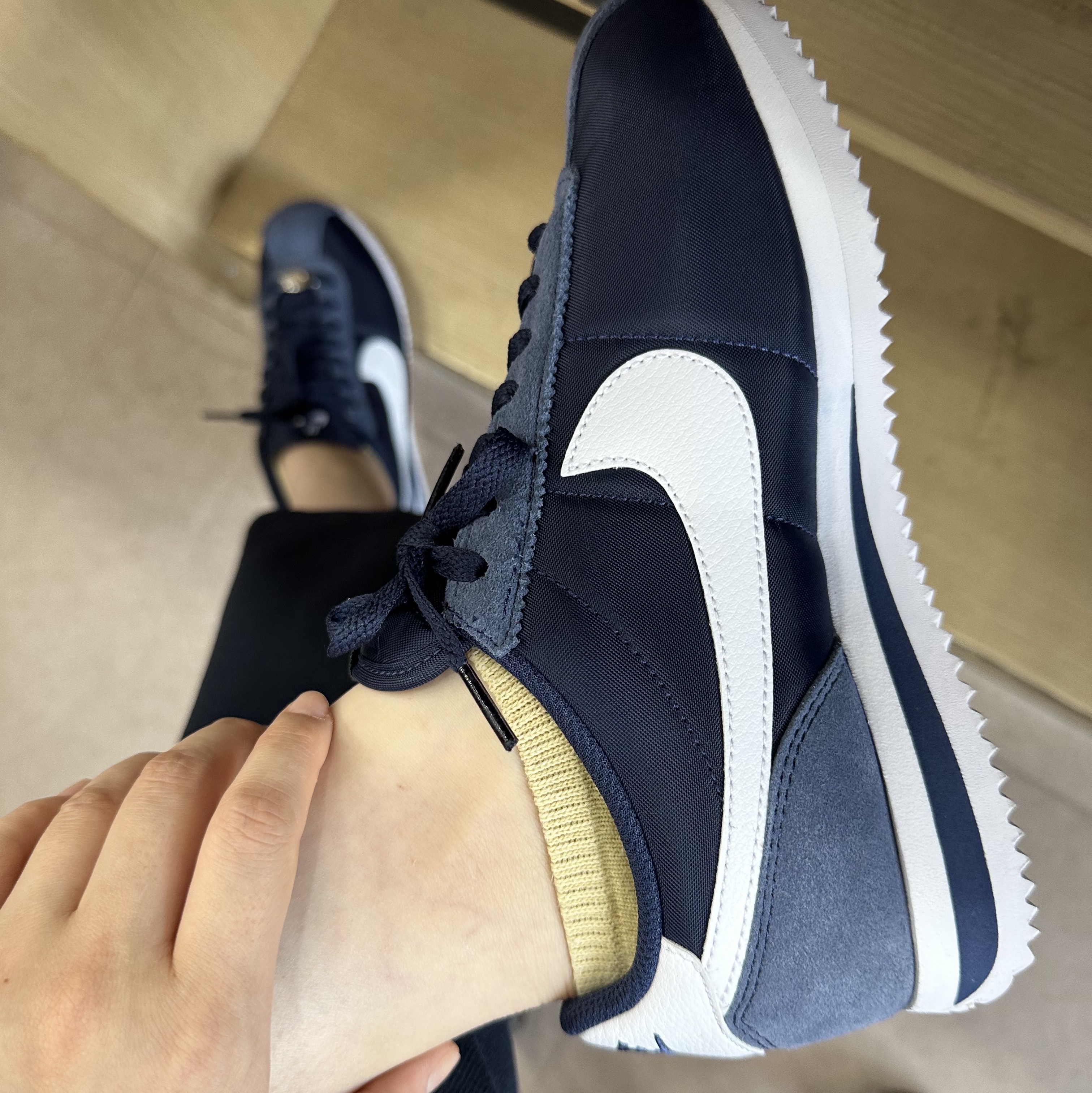 (W) Nike Cortez Midnight Navy 착용 스타일
