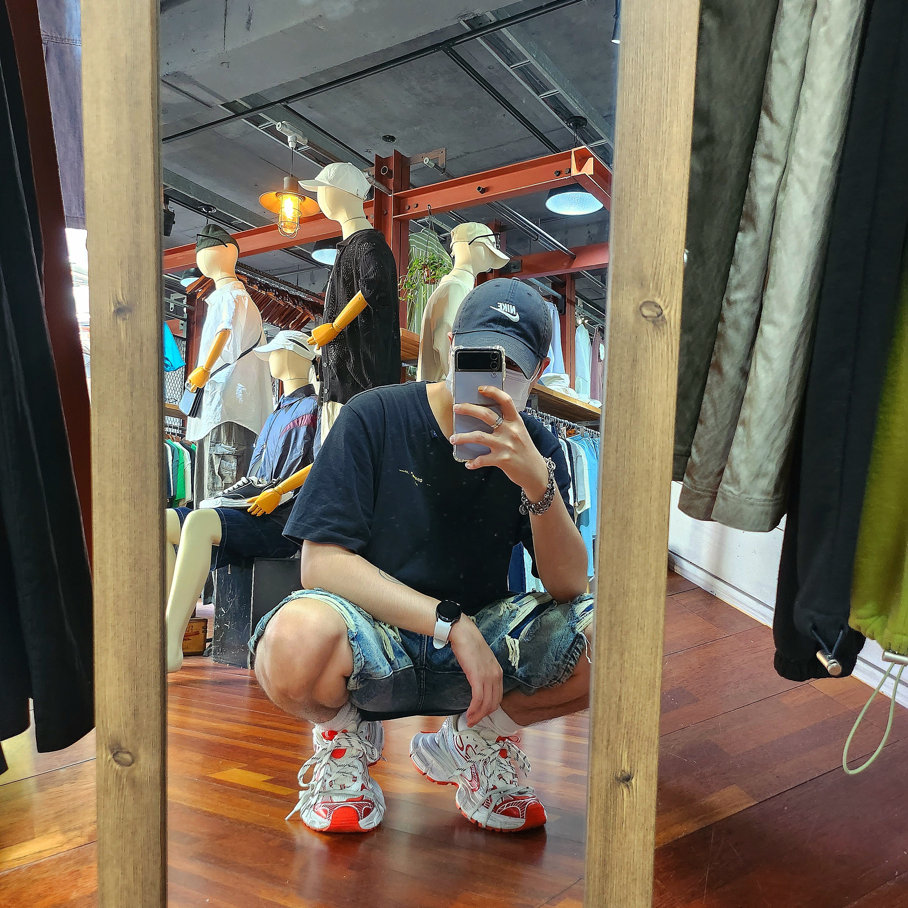 Nike Heritage 86 Futura Washed Cap Black White, Balenciaga 3XL Sneakers White Red 착용 스타일 - 3
