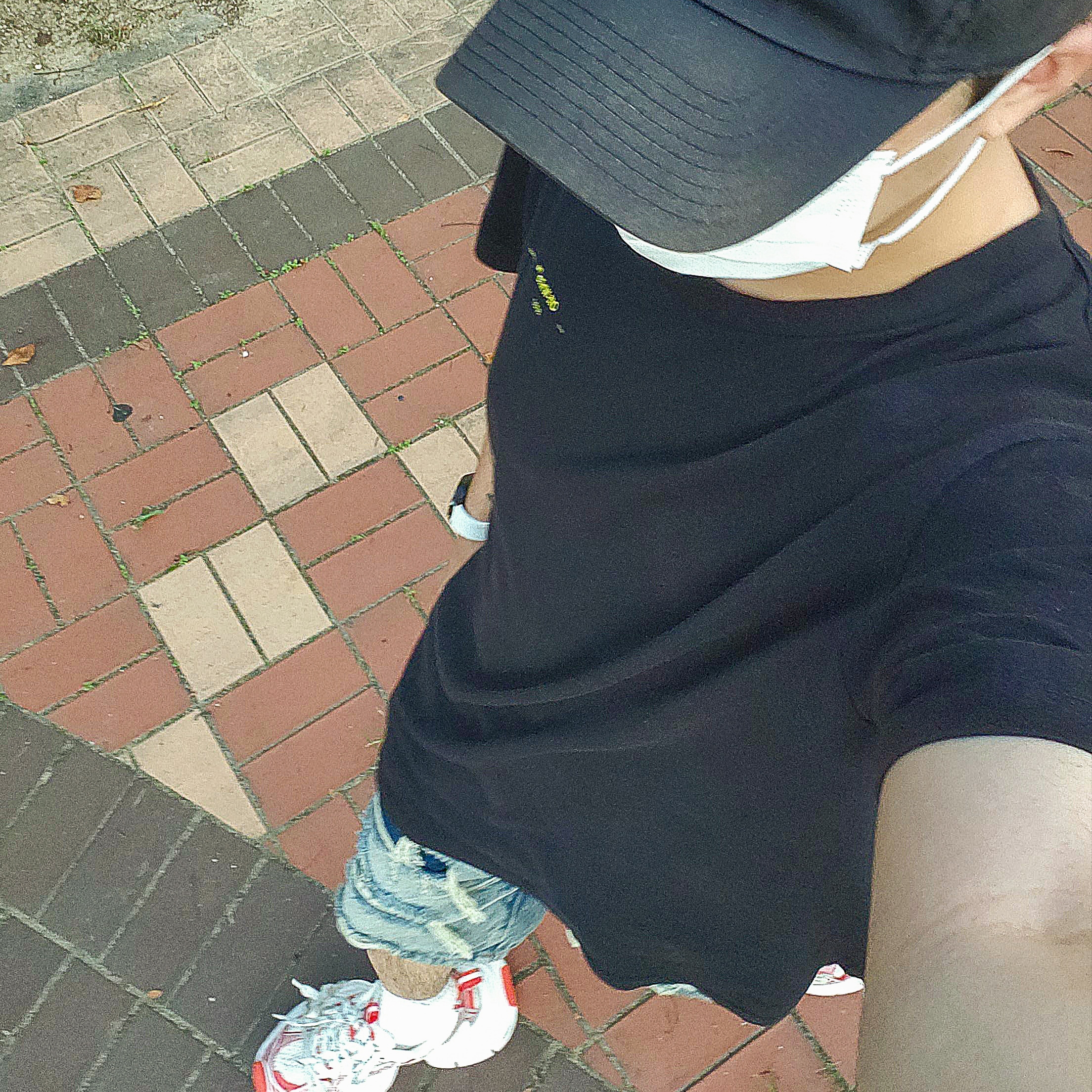 Nike Heritage 86 Futura Washed Cap Black White, Balenciaga 3XL Sneakers White Red 착용 스타일 - 1