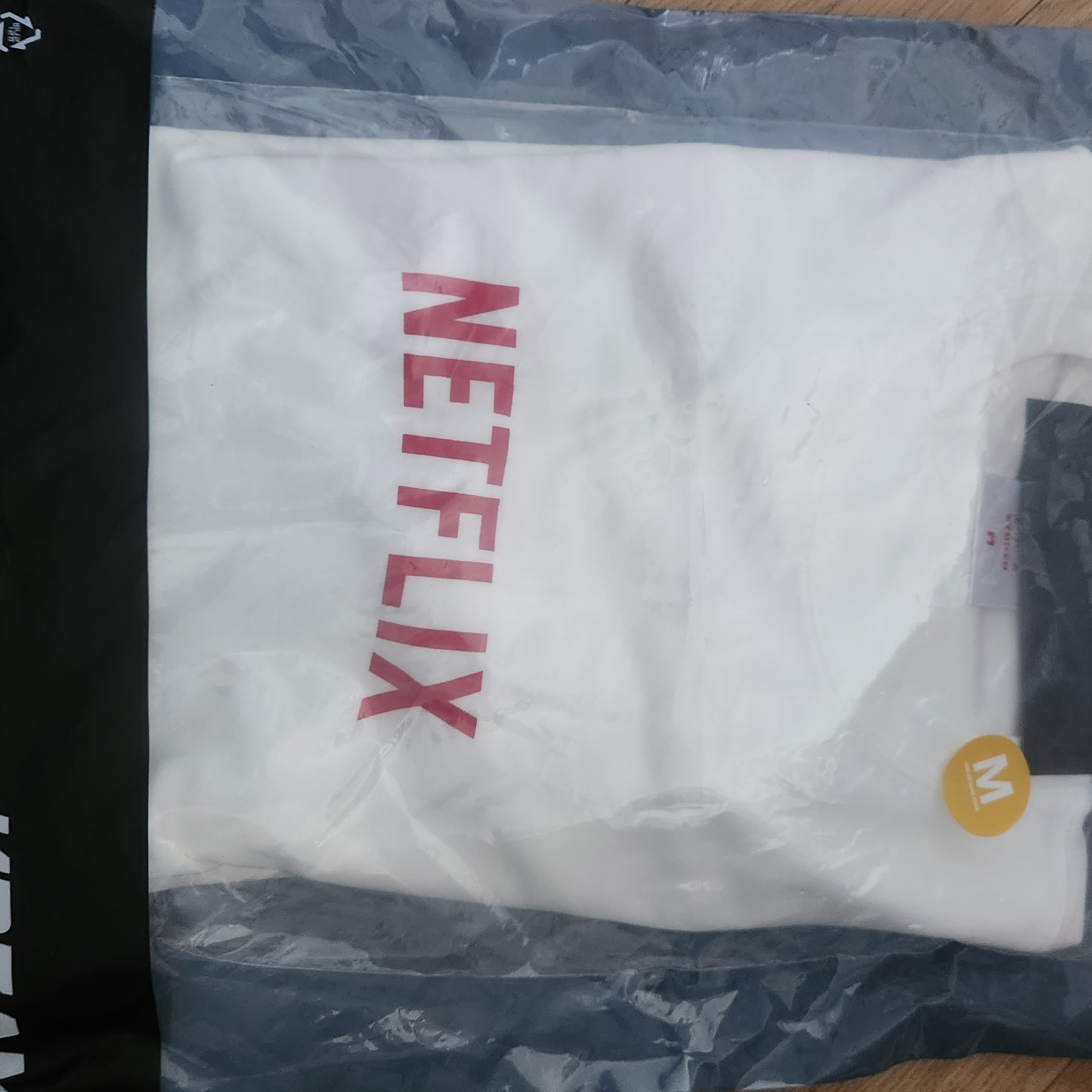 IAB Studio x Netflix SS T-Shirt White 착용 스타일