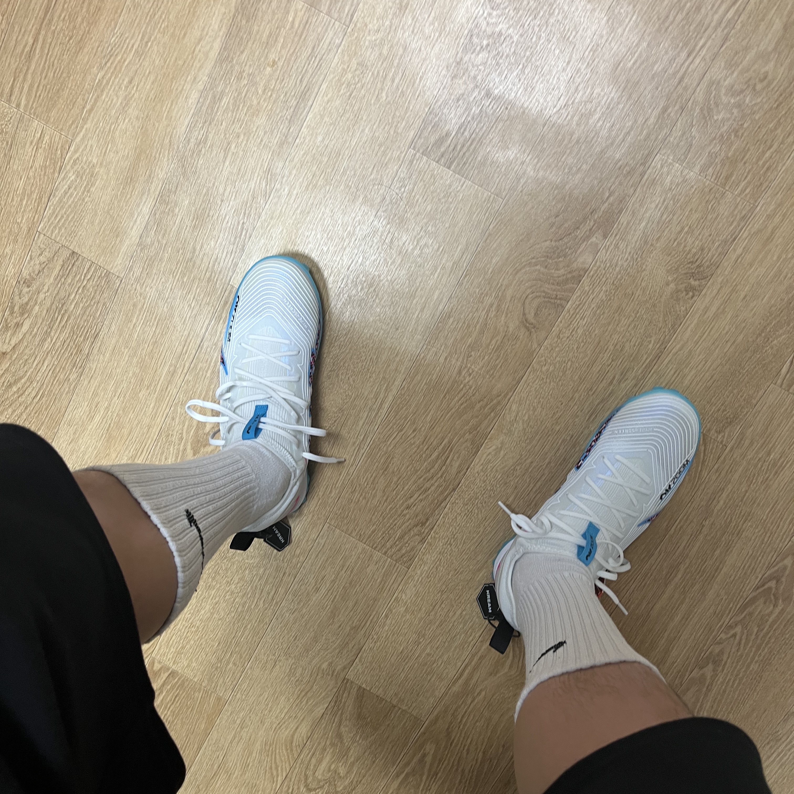 Nike Zoom Mercurial Vapor 15 Pro TF White Baltic Blue 착용 스타일 - 1
