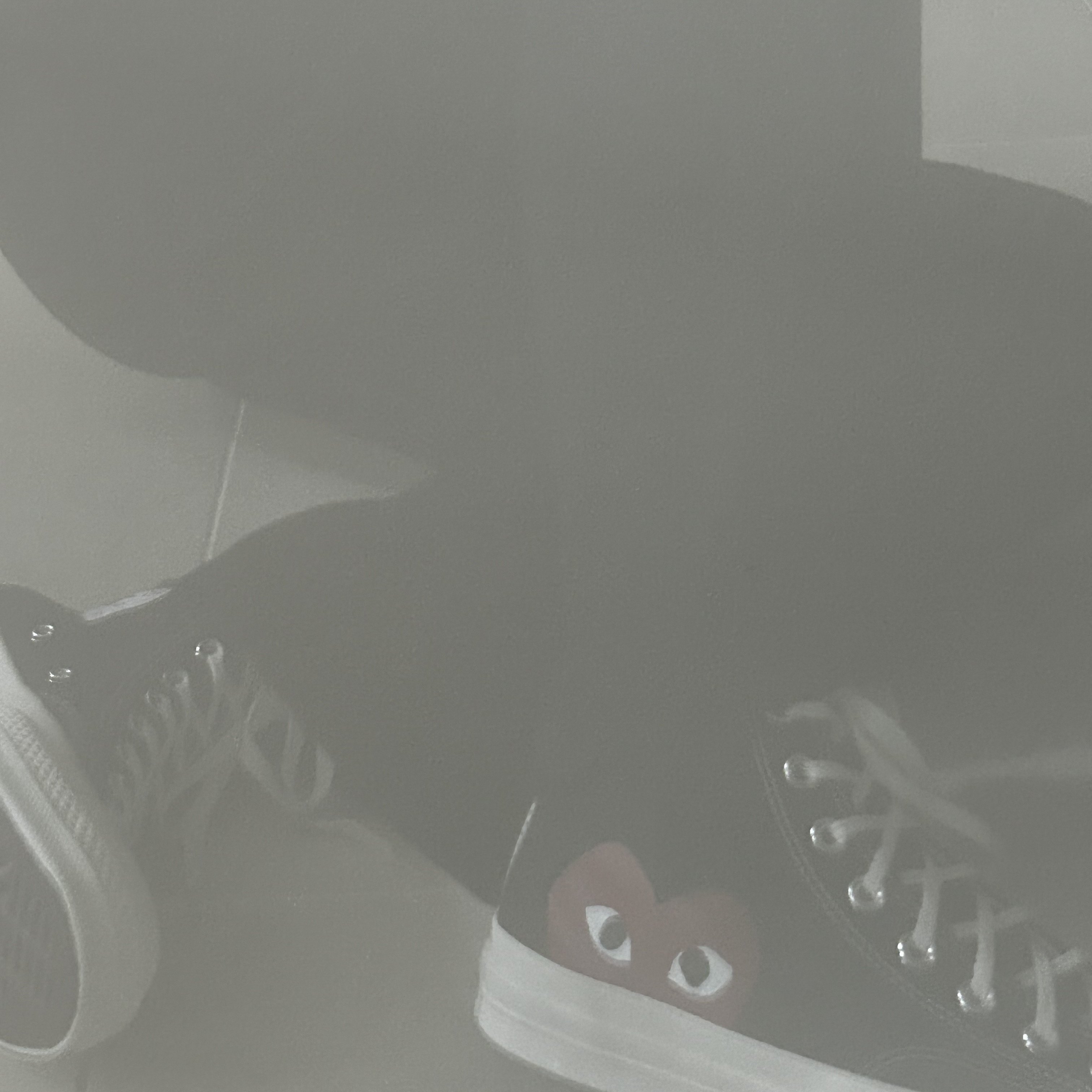 Converse x Play Comme des Garcons Chuck 70 Hi Black 착용 스타일 - 1