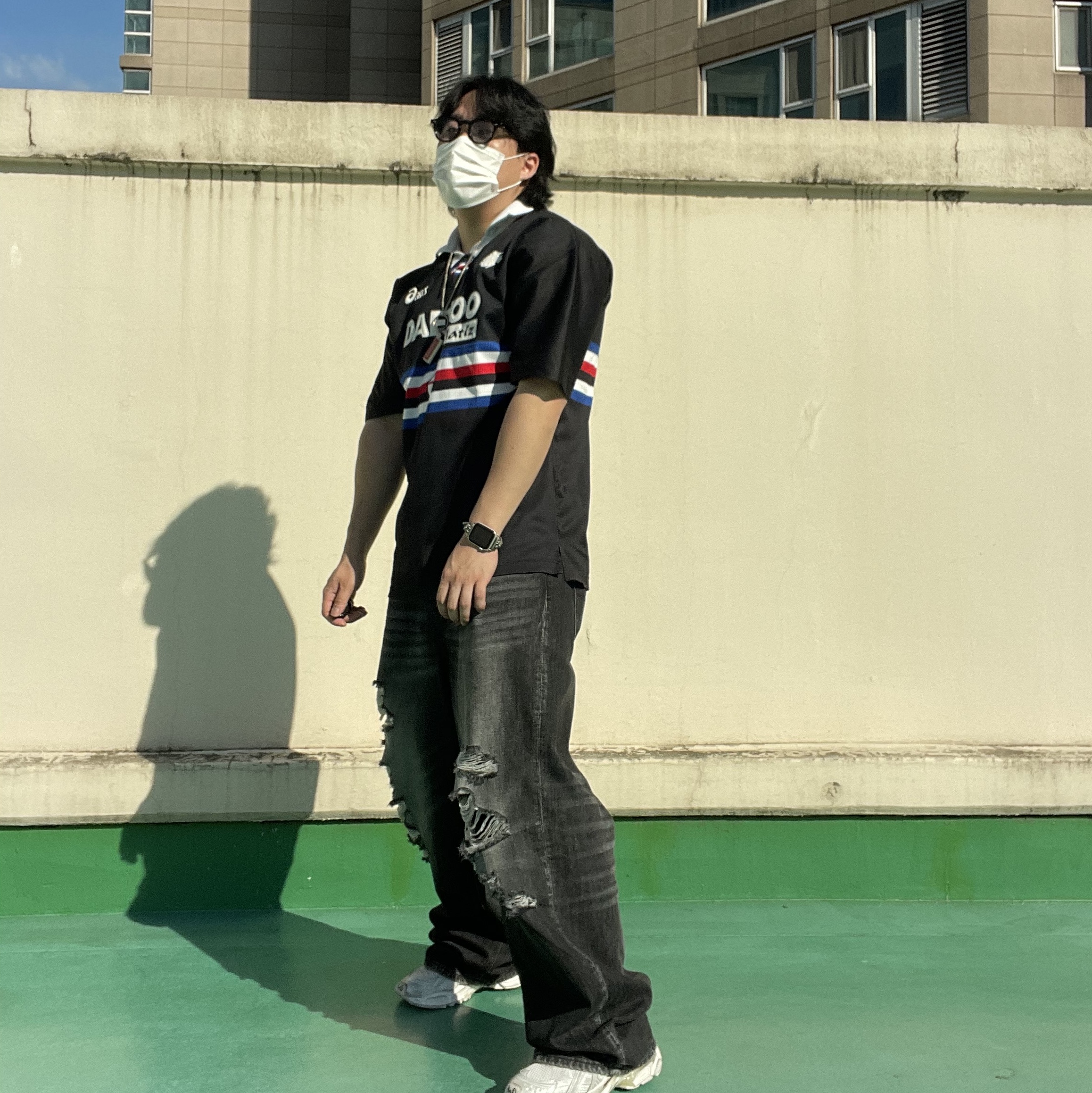 Balenciaga Runner Sneakers White, Supreme Metal Lighter Holster - 19SS 착용 스타일 - 2