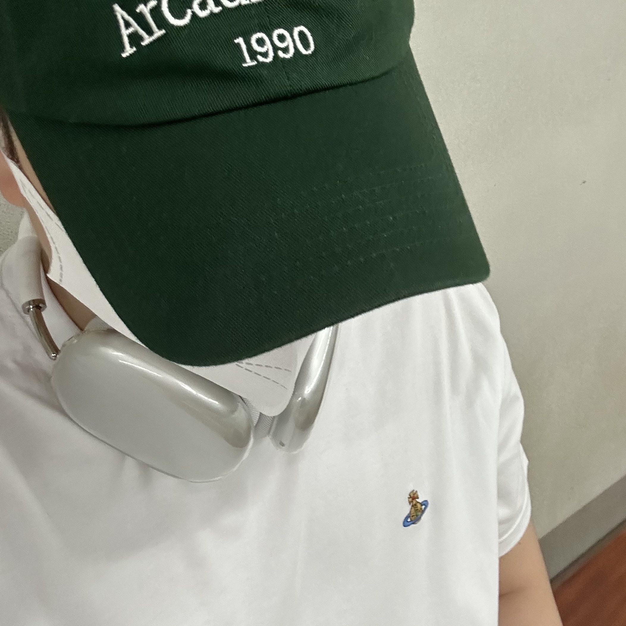 Vivienne Westwood Classic Logo T-Shirt White 착용 스타일
