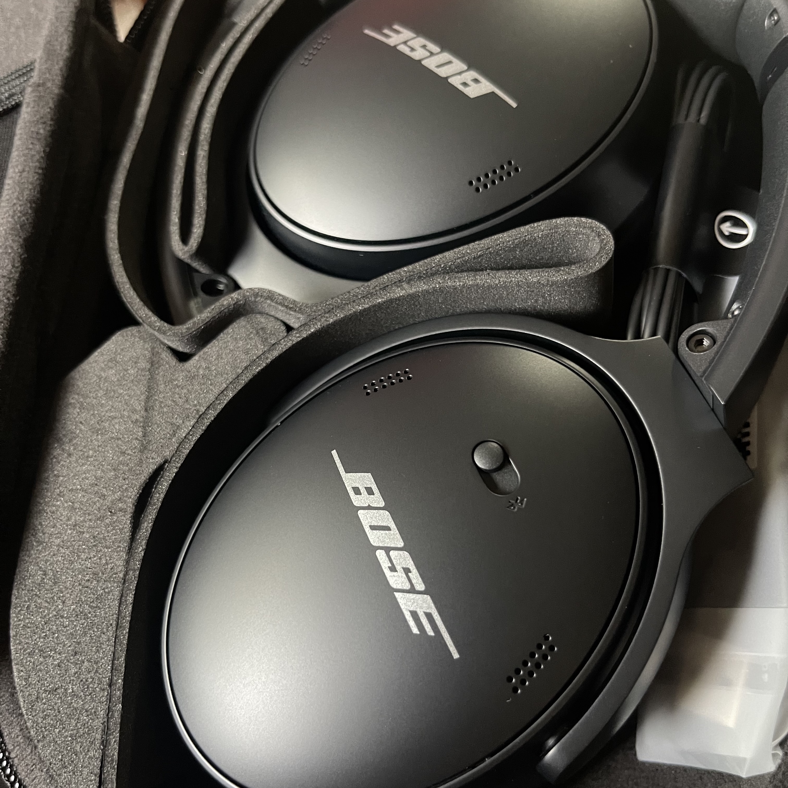 BOSE QC45 Triple Black (Korean Ver.) 착용 스타일
