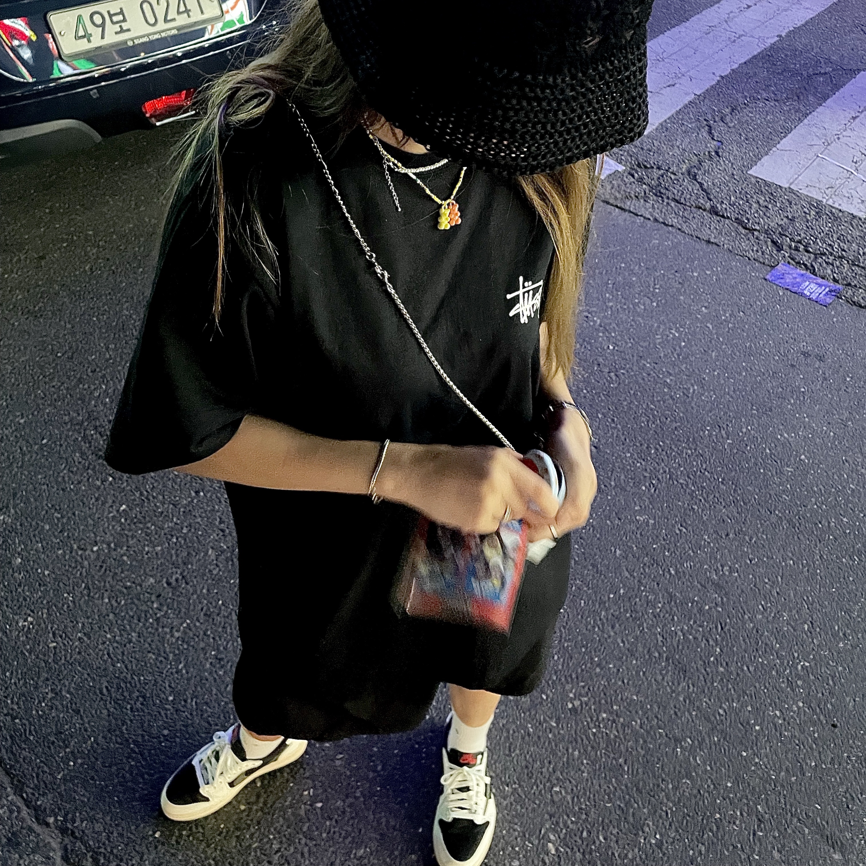 (W) Jordan 1 x Travis Scott Retro Low OG SP Medium Olive, Stussy Melted T-Shirt Black 착용 스타일