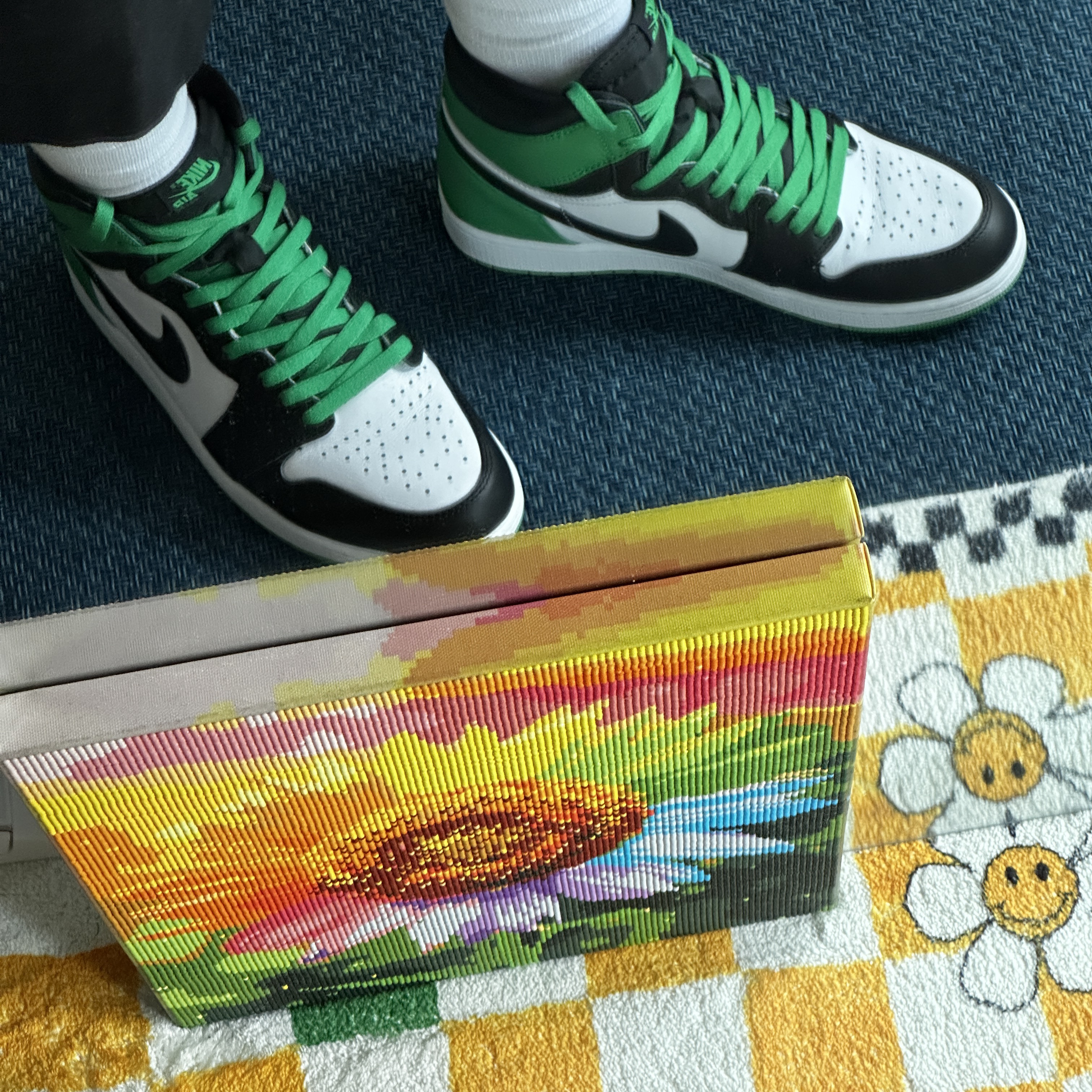 Jordan 1 Retro High OG Black and Lucky Green 착용 스타일