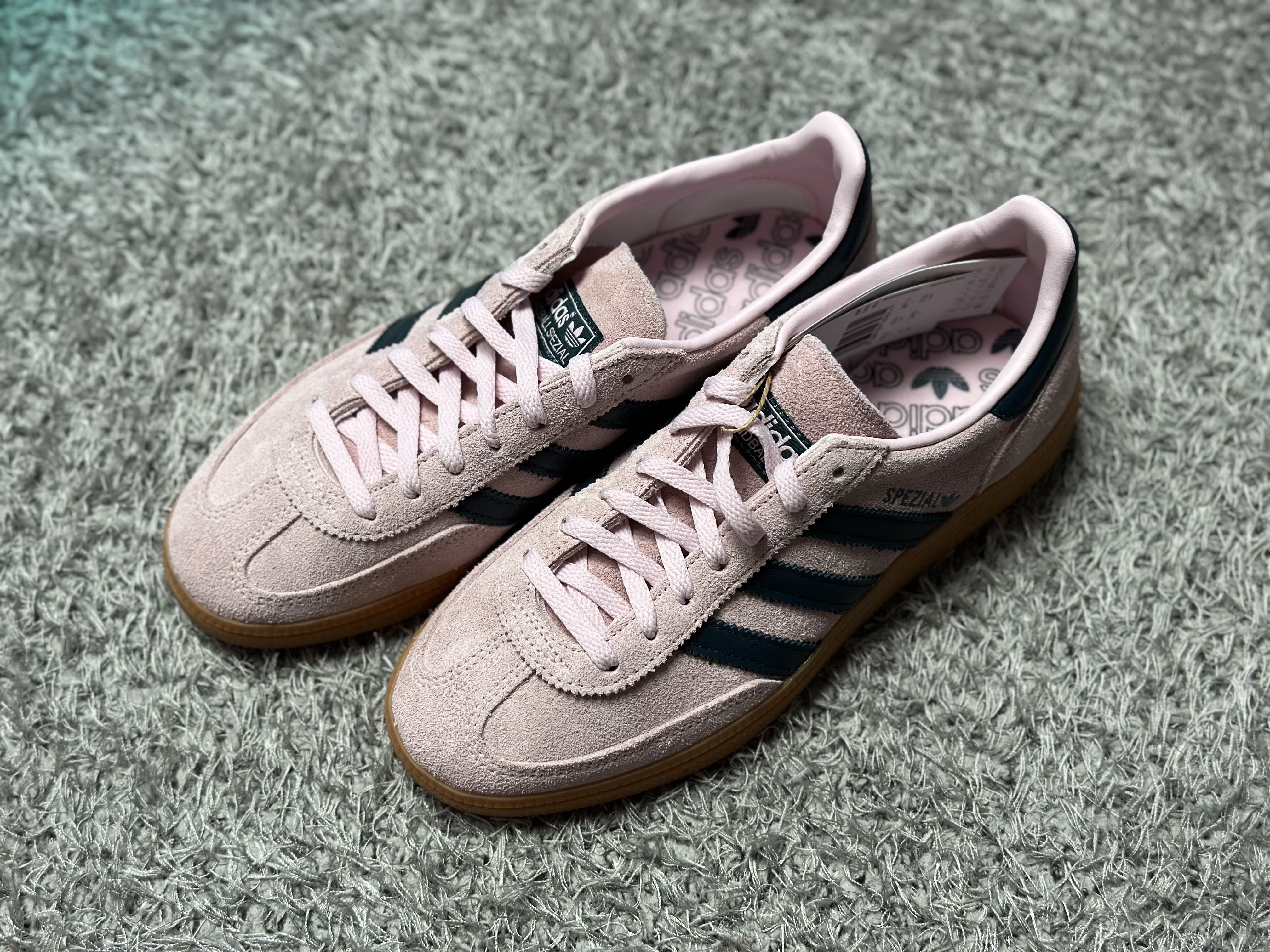 (W) Adidas Spezial Handball Clear Pink, (W) Adidas Gazelle Bold Pink Glow Victory Blue 착용 스타일 - 2