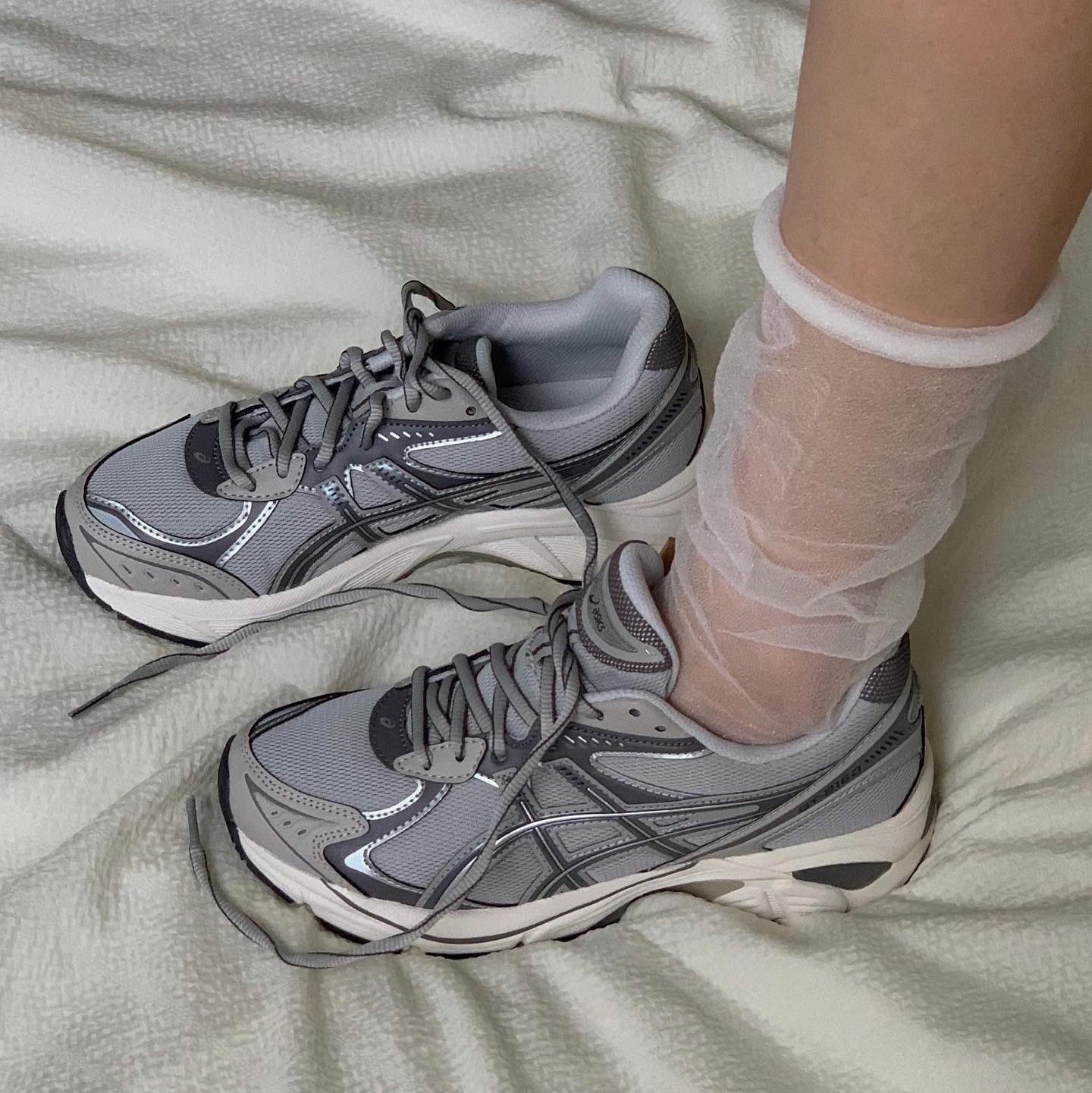 Asics GT-2160 Oyster Grey Carbon 착용 스타일 - 3