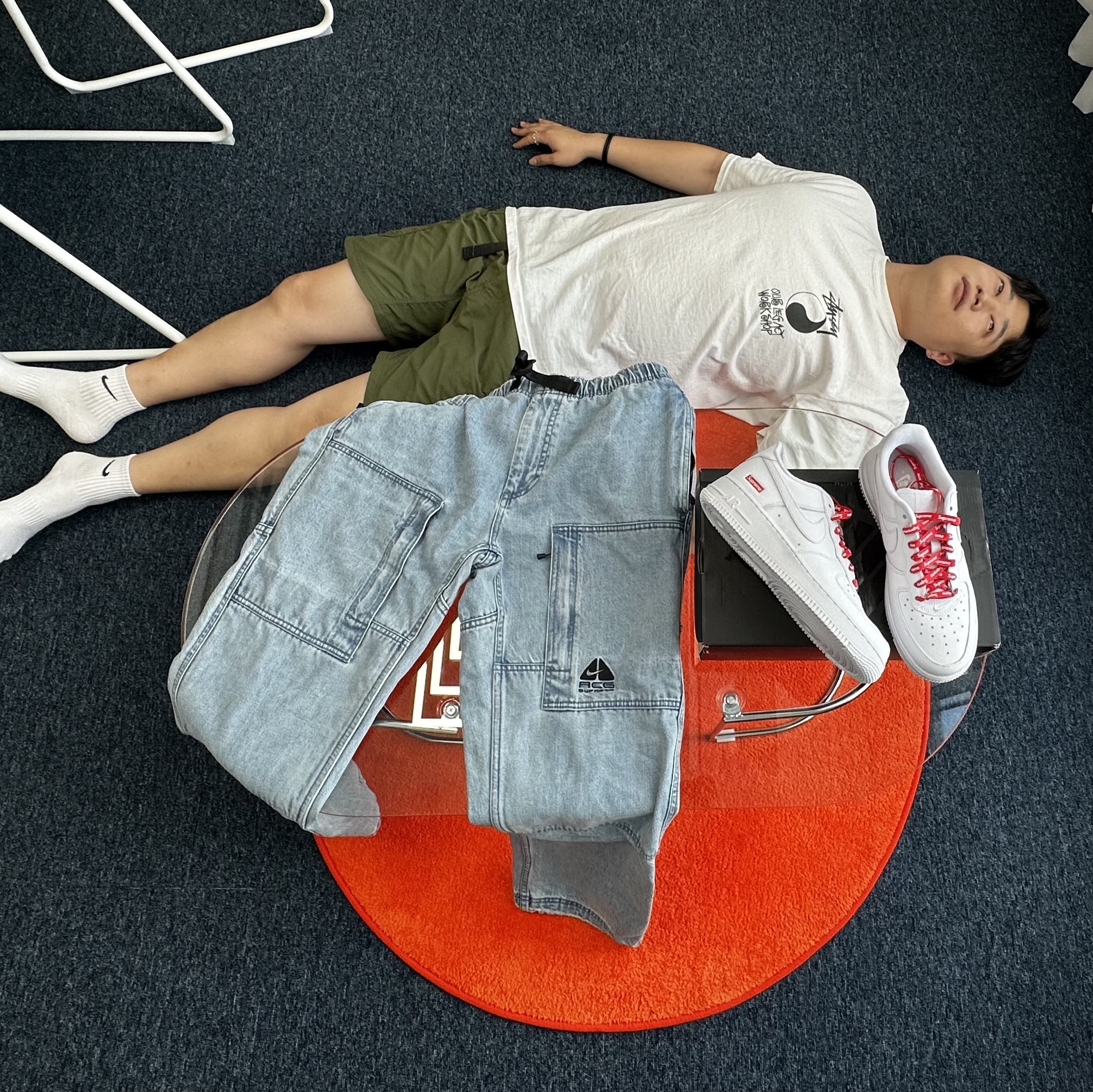 Nike x Supreme Air Force 1 Low White, Supreme x Nike ACG Belted Denim Pants Washed Blue - 22FW 착용 스타일
