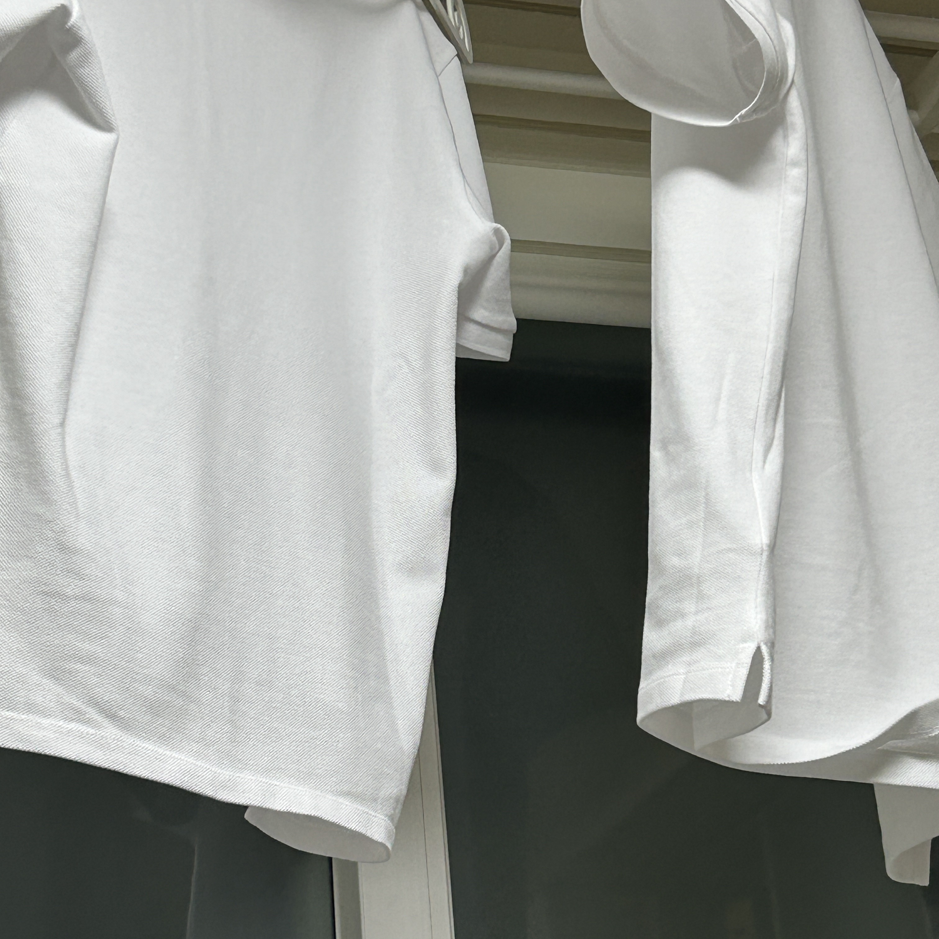 AMI de Coeur Polo Shirt White 착용 스타일
